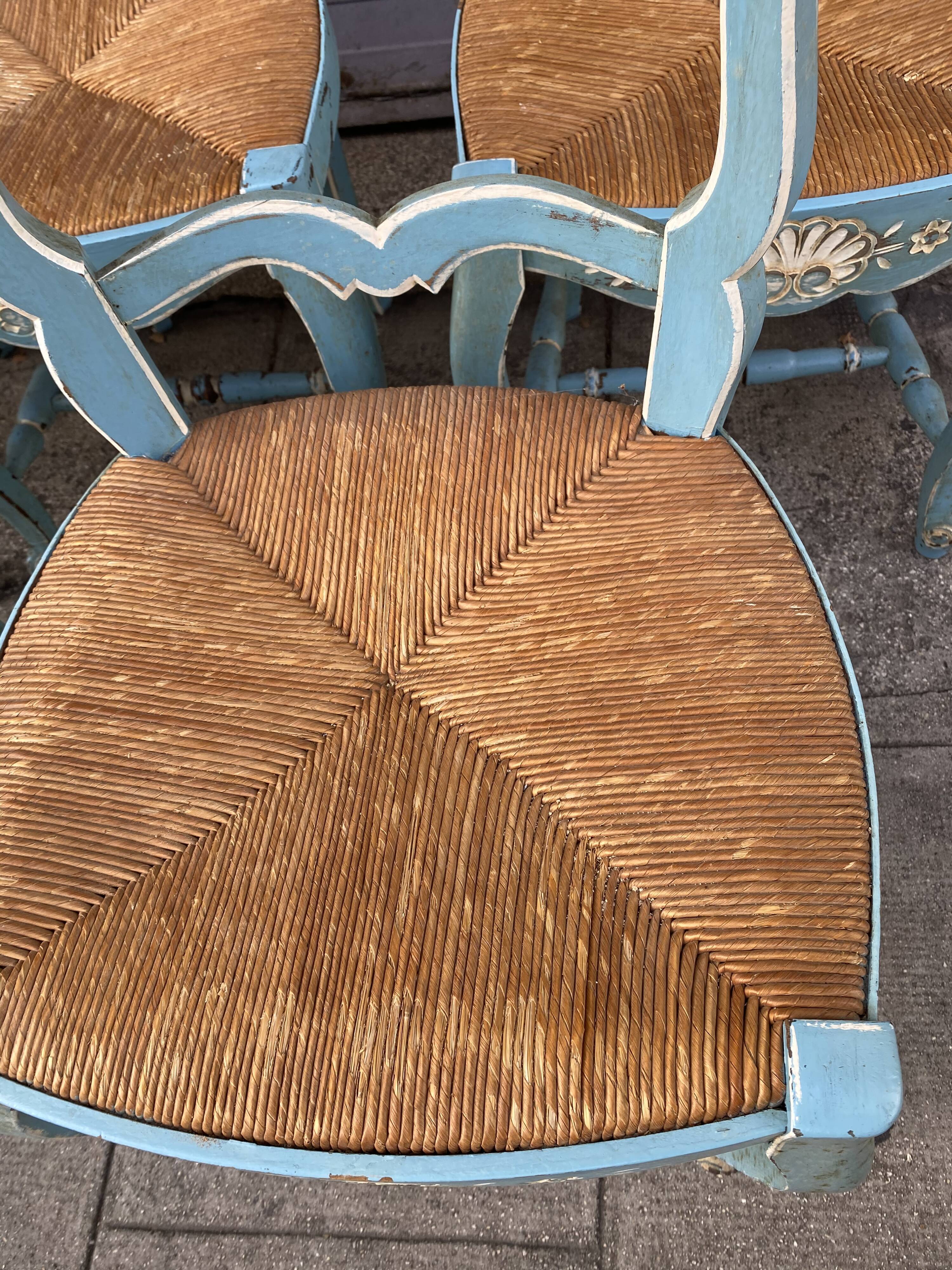 Set of 5 painted mulched chairs