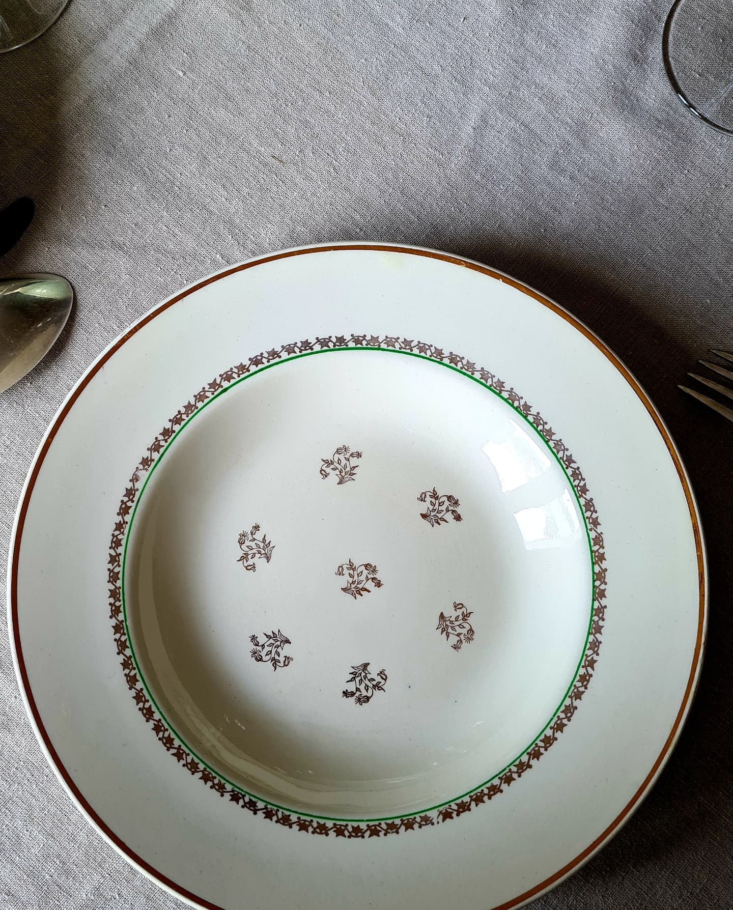 Ensemble  de 6 assiettes creuses ancienne faïence de Gien