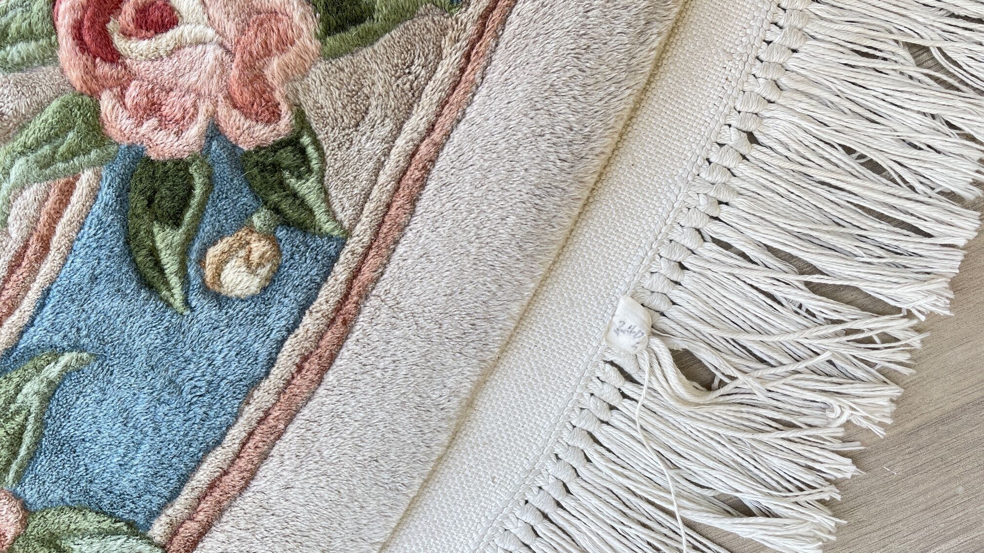 Vintage Chinese carpet round diam 180cm