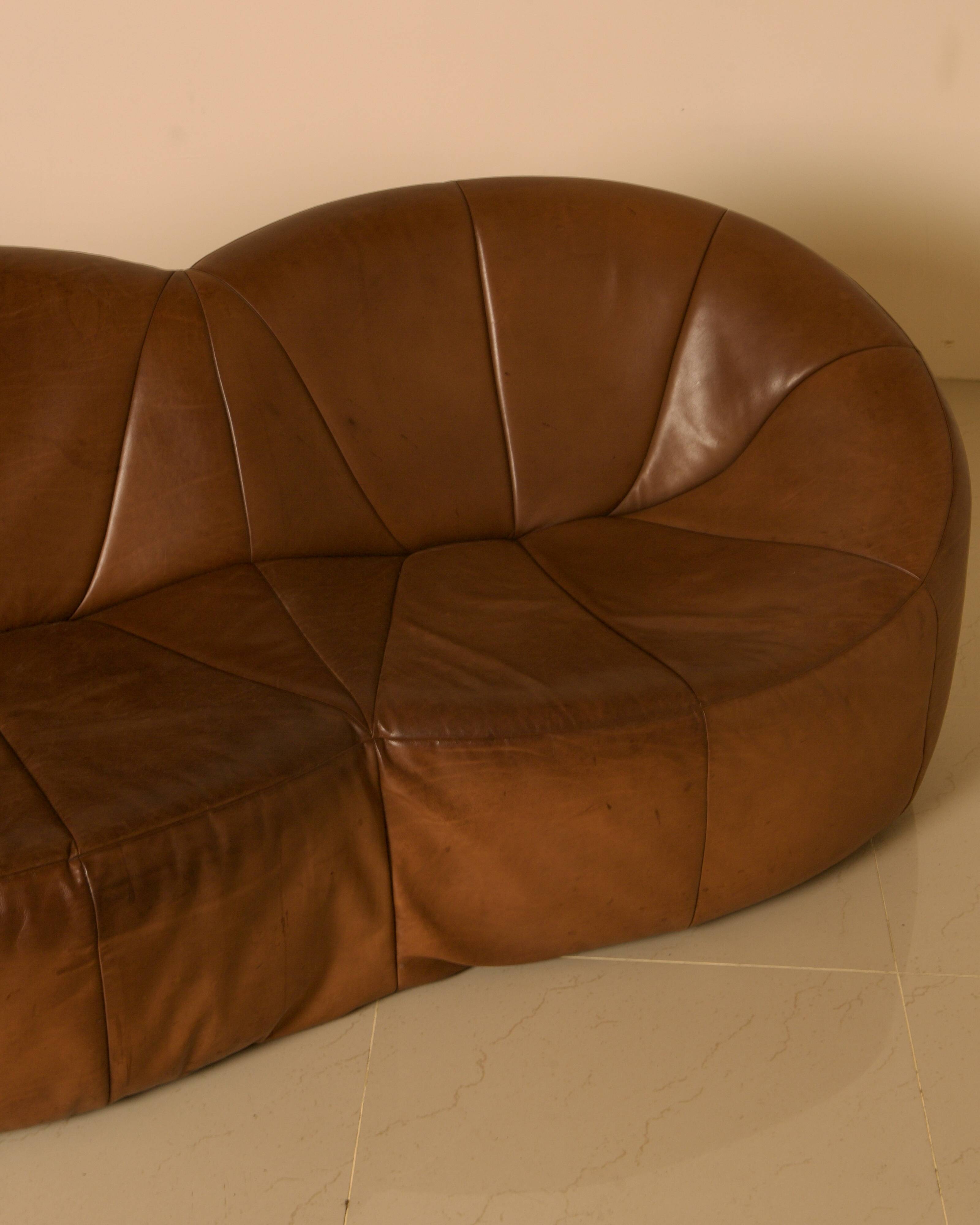 "Pumpkin" 3-seater canapé in patinated brown leather by Pierre Paulin for Arti.
