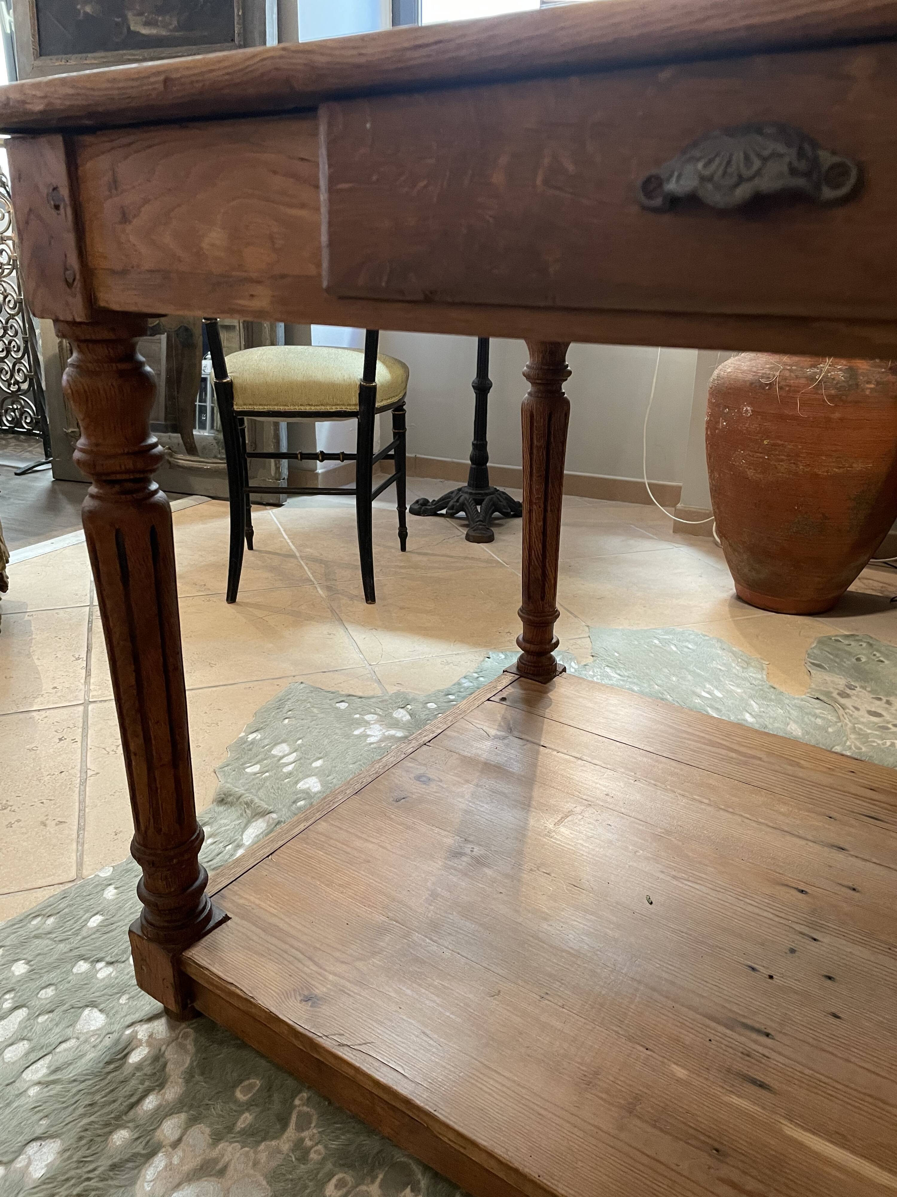 Oak draper table 2 drawers