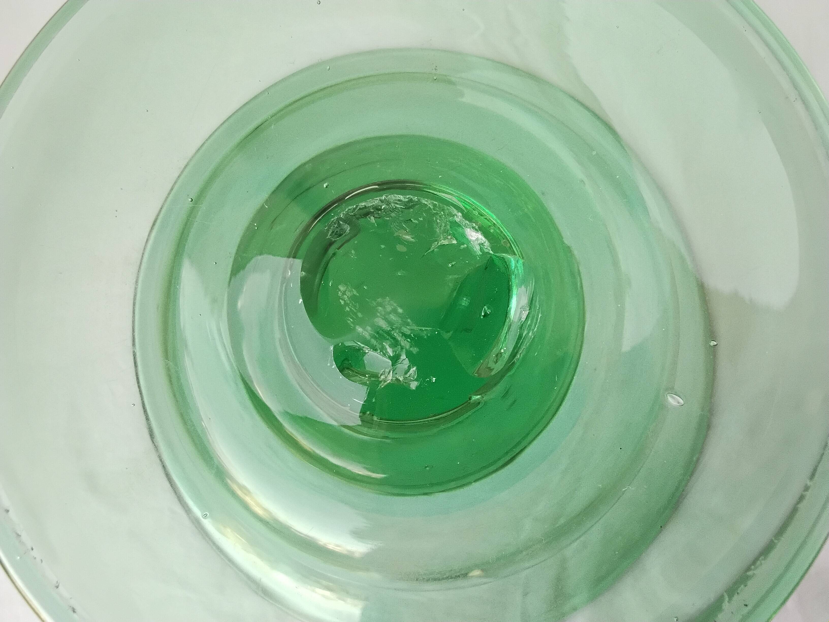 Coupe en verre sur pied