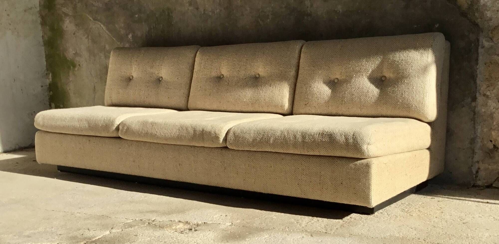 Three-seater canapé in mottled wool by Eddie Harlis - International Furniture