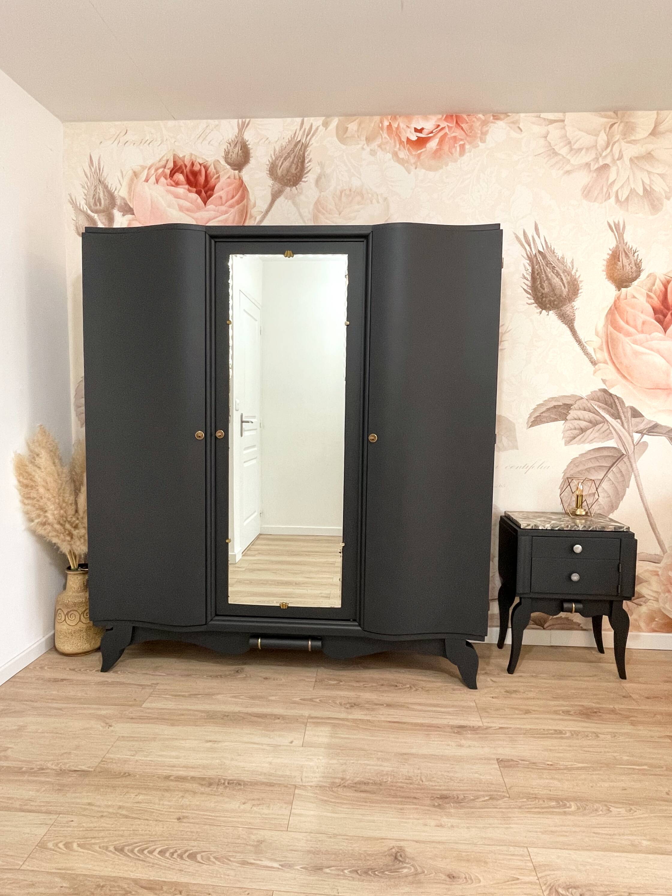 Chevet Art Déco peint en noir