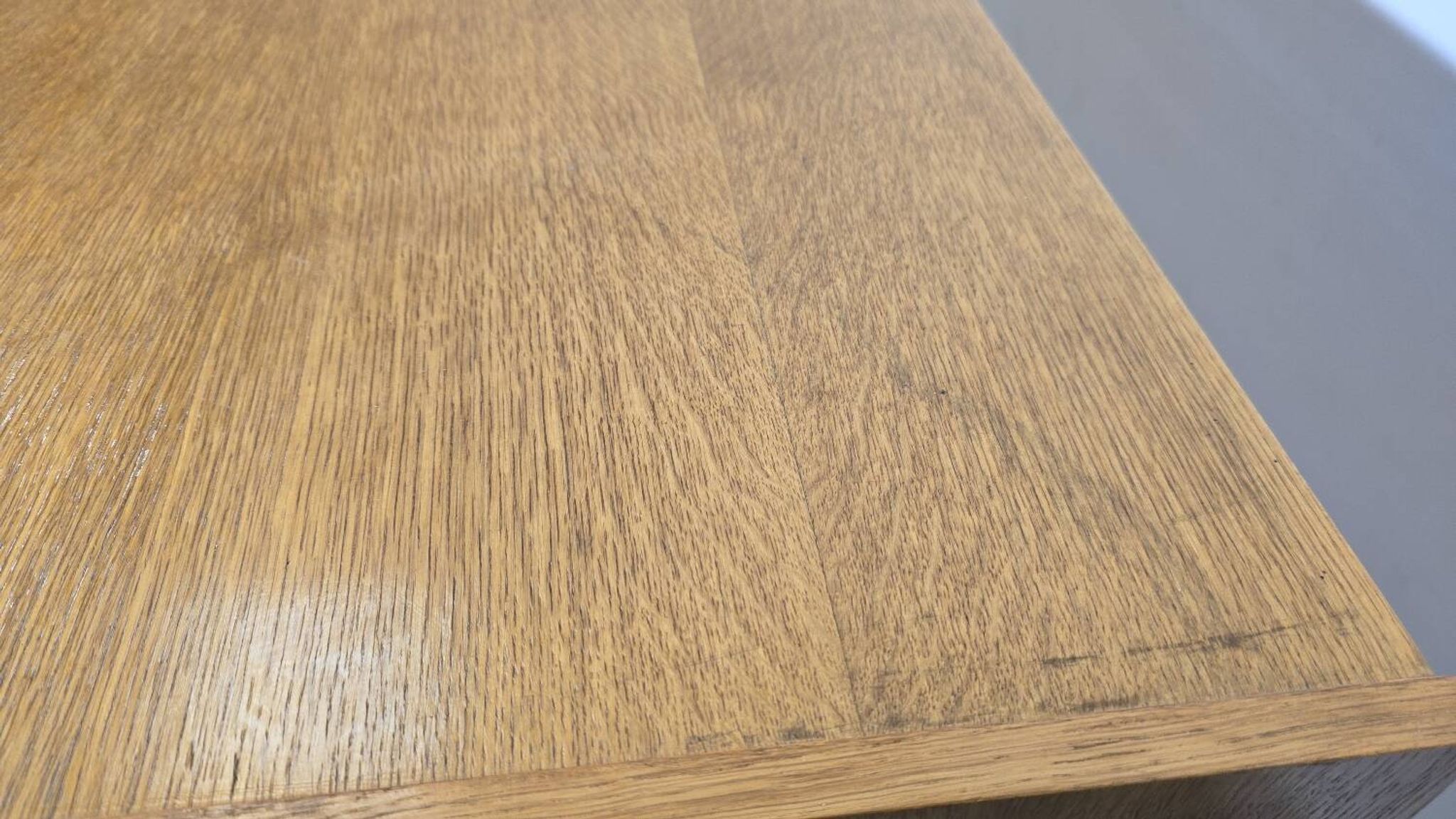 Buffet de Jiri Jiroutek pour Interior Prague