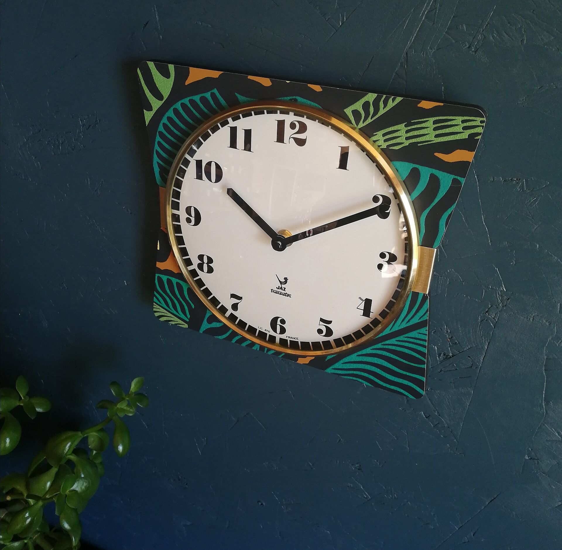Vintage clock golden silent wall clock "Jaz black green ochre"