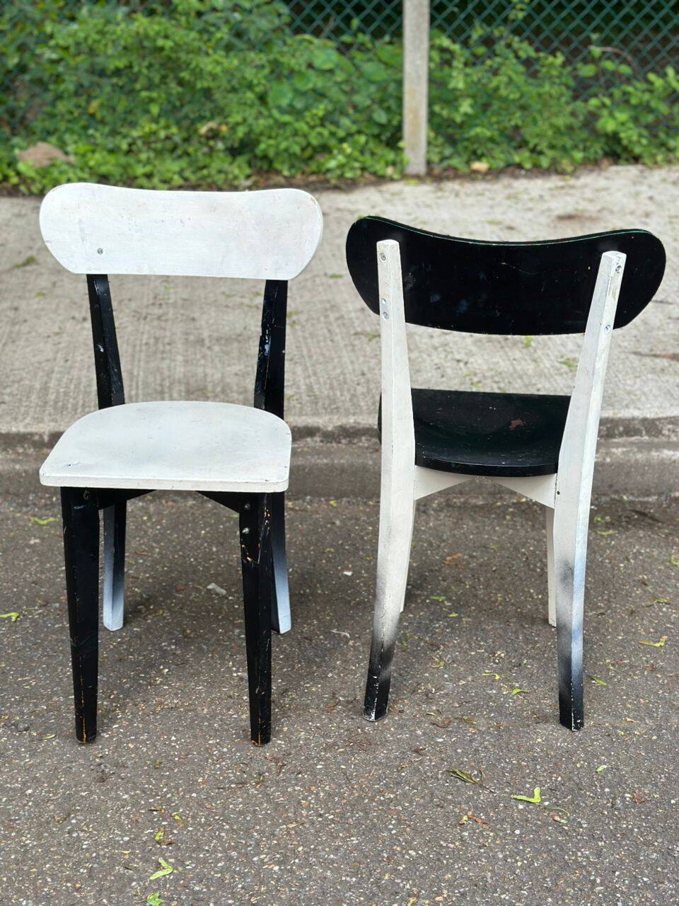 2 modernist chairs from the 1950s