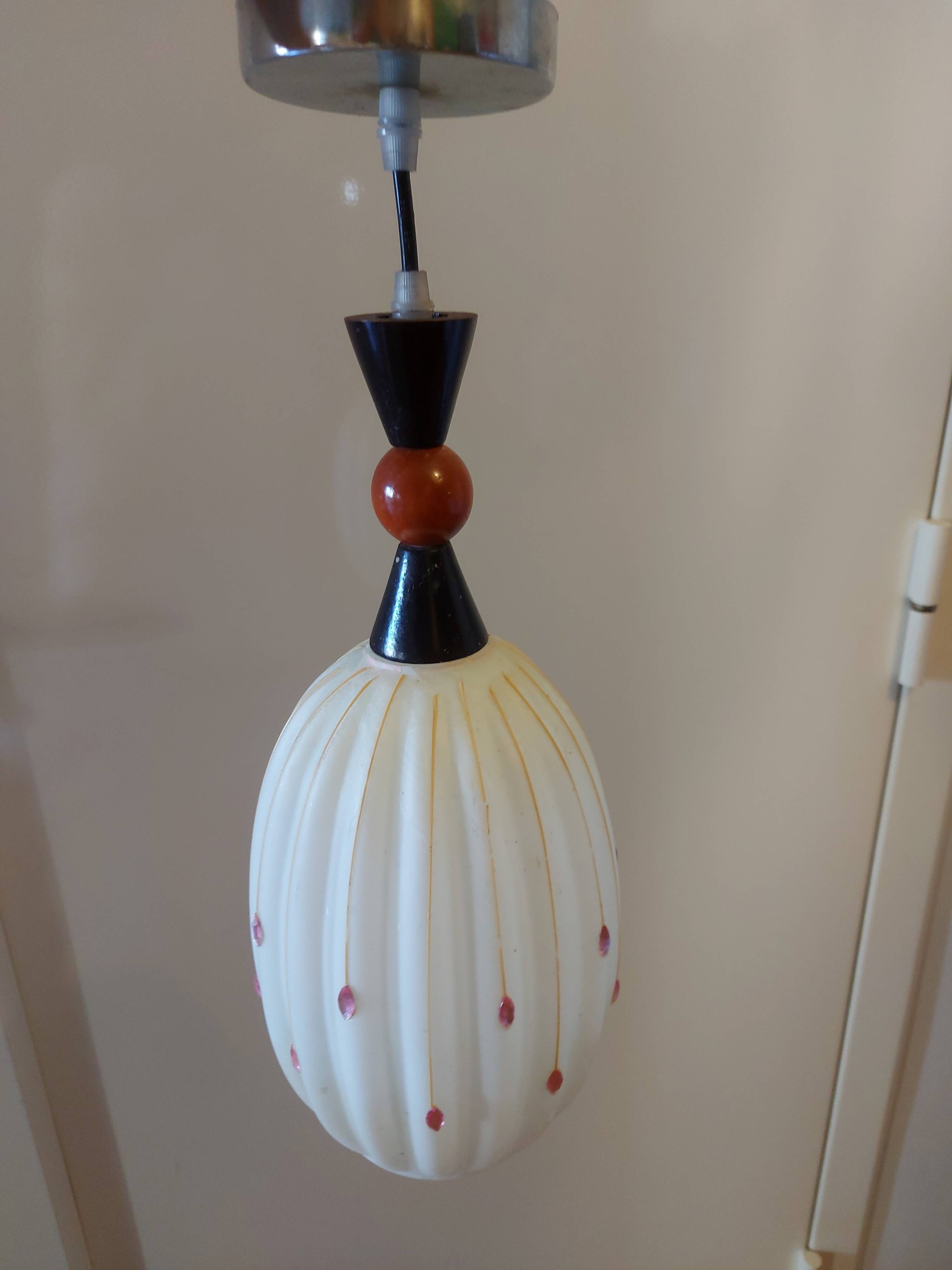 Opaline suspension