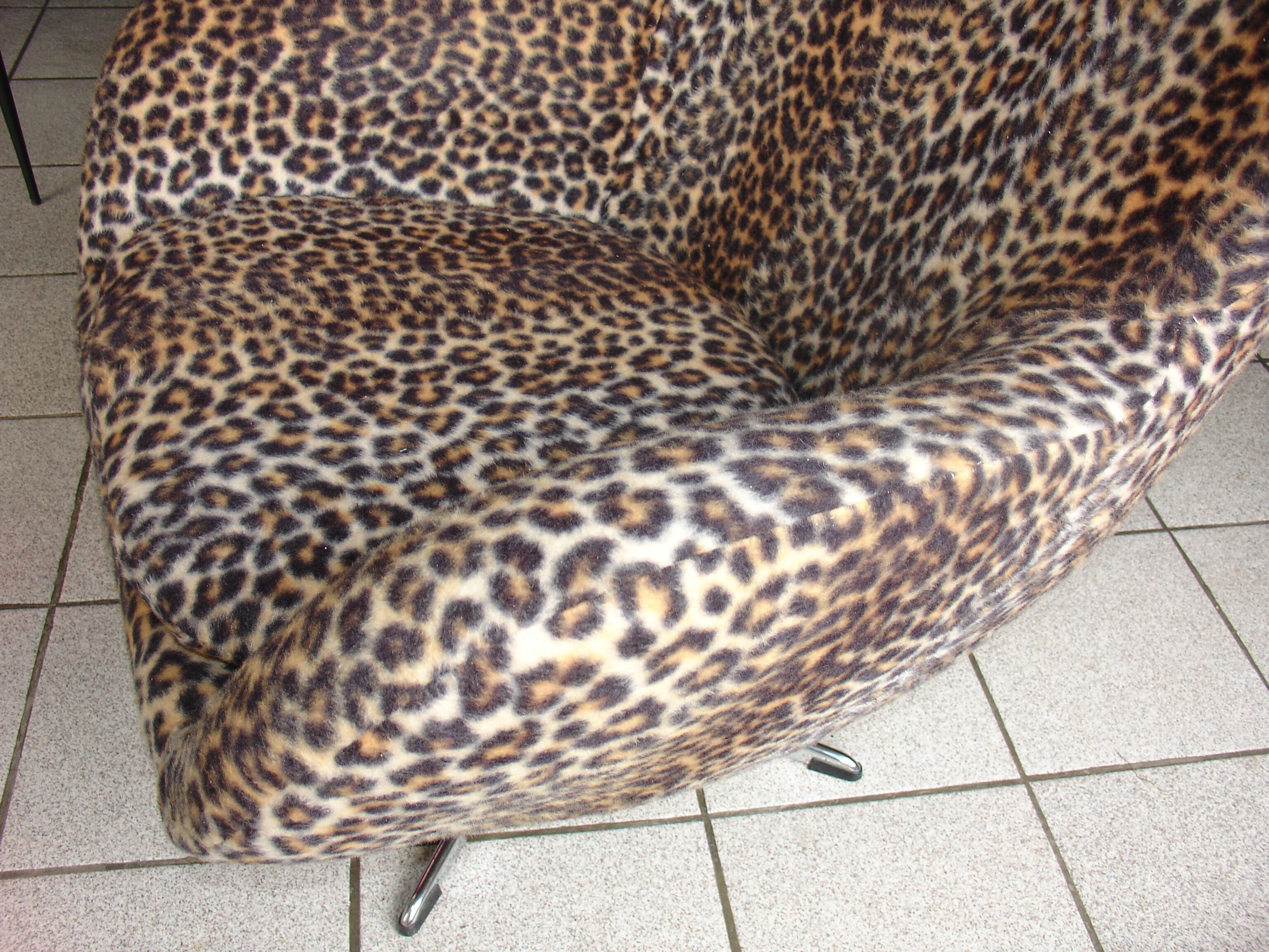 Pair of "egg" chairs from 1973