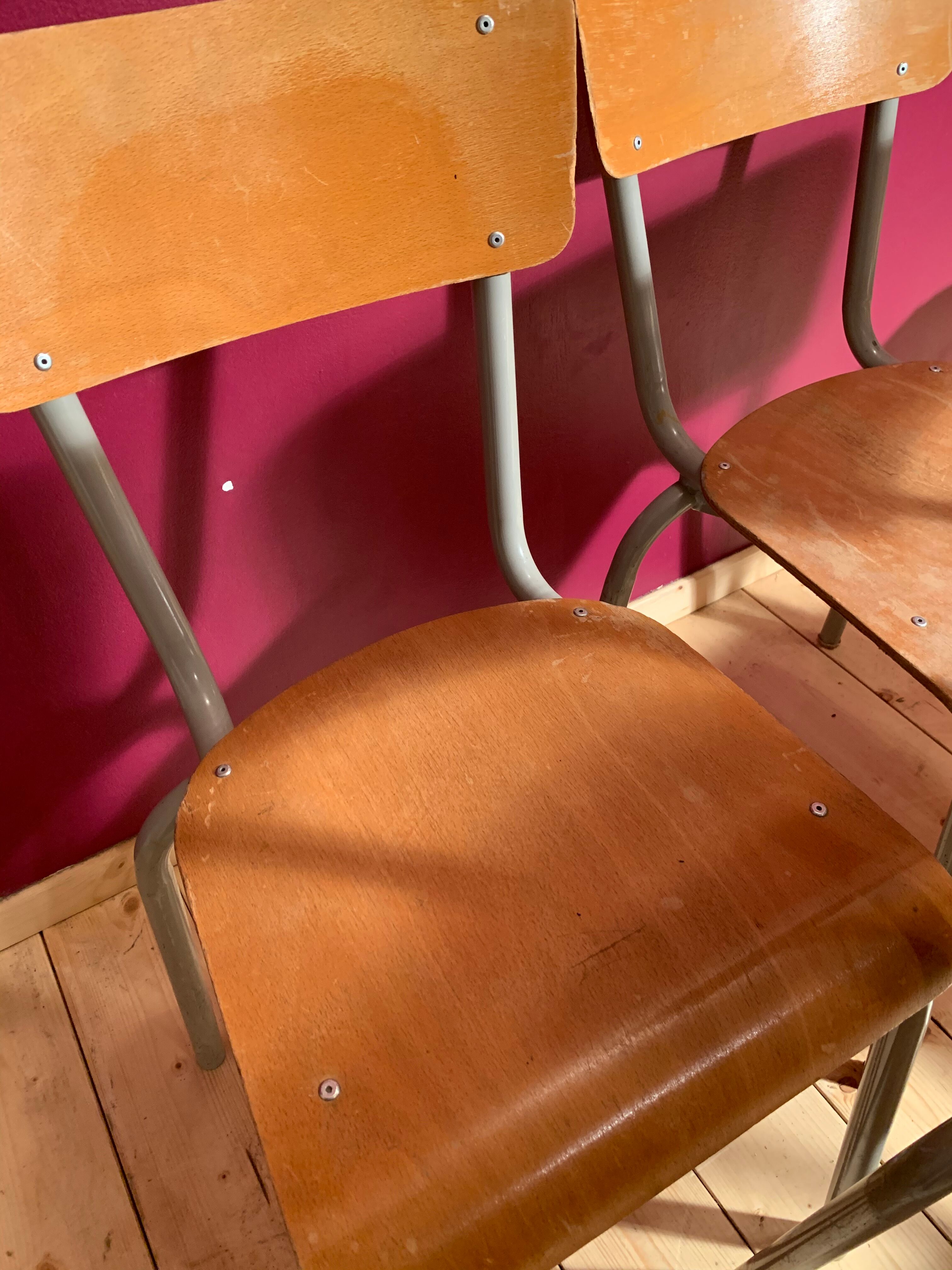 Lot of 6 mullca chairs