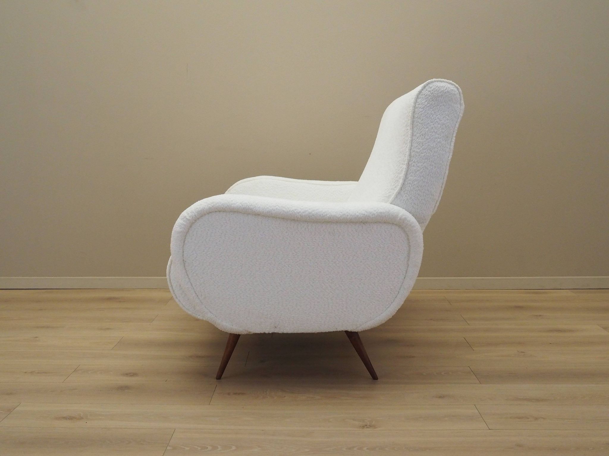 White sofa, Italian design, 1970s, production: Italy