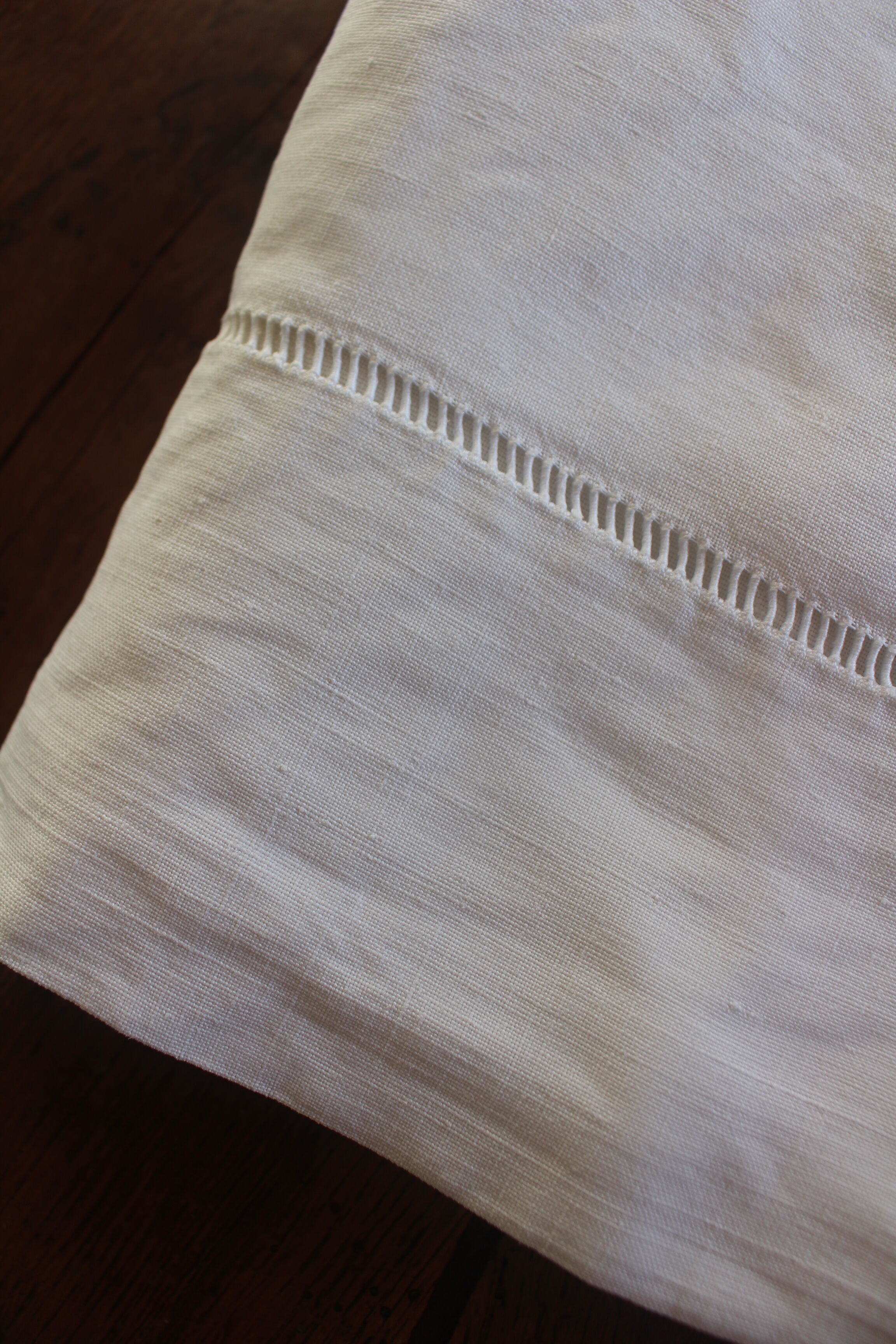 White sheet monograms b j days scales