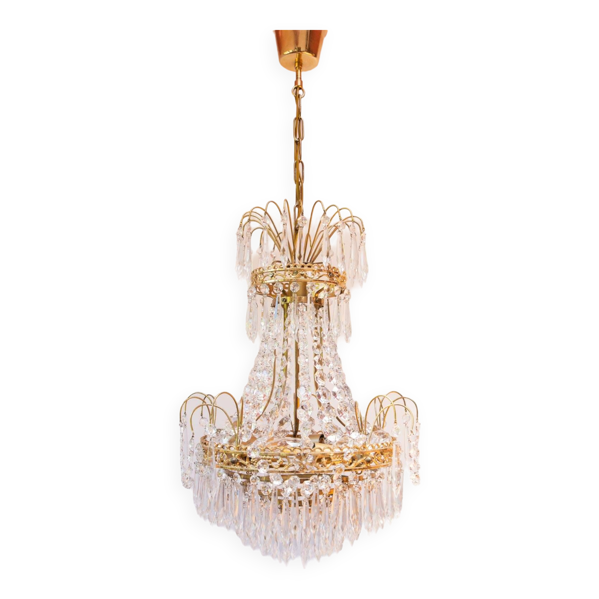 Swedish Gustavian style brass chandelier and 500 pendants circa 1960