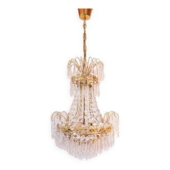Swedish Gustavian style brass chandelier and 500 pendants circa 1960