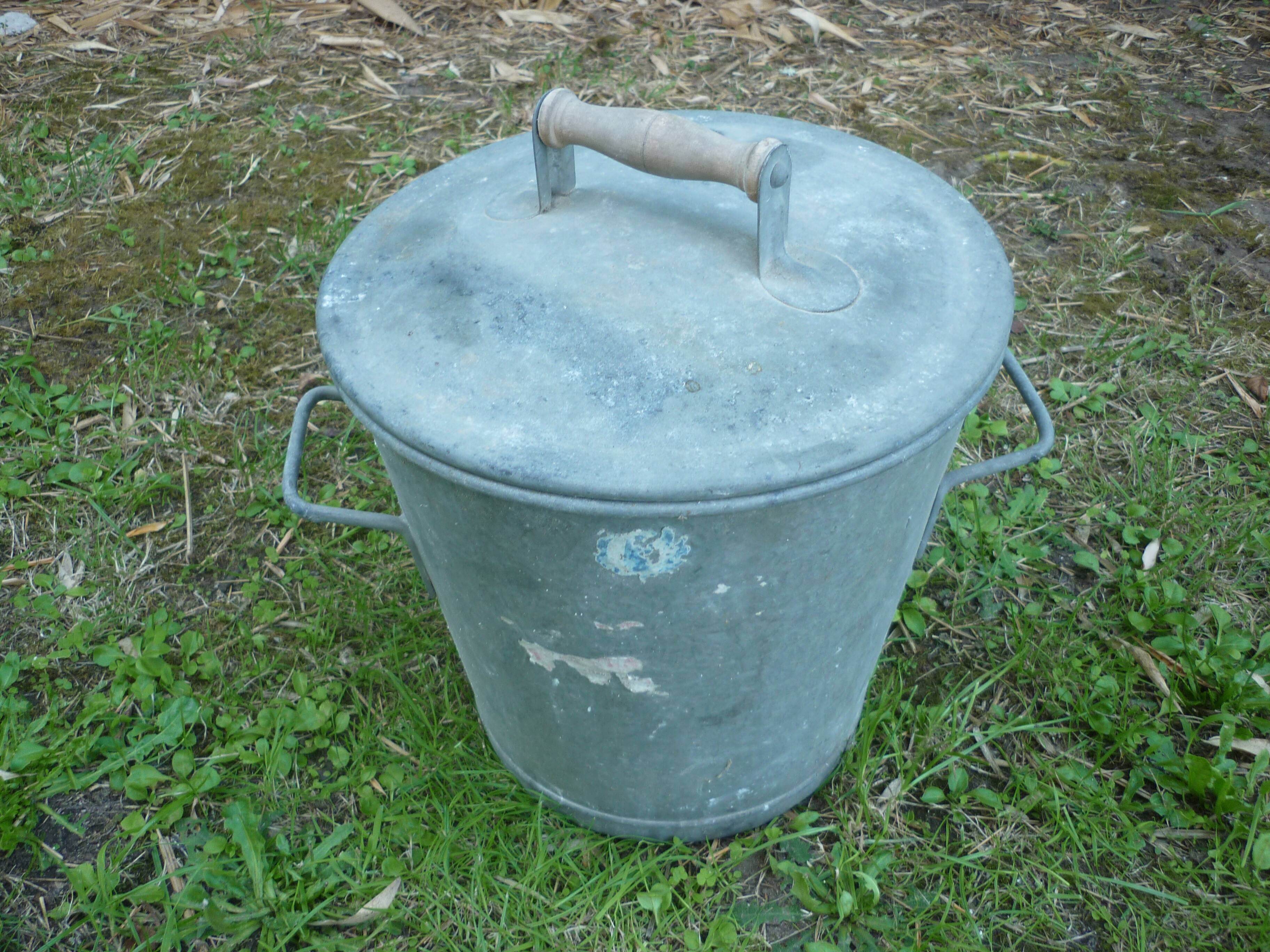 Small zinc washing-up