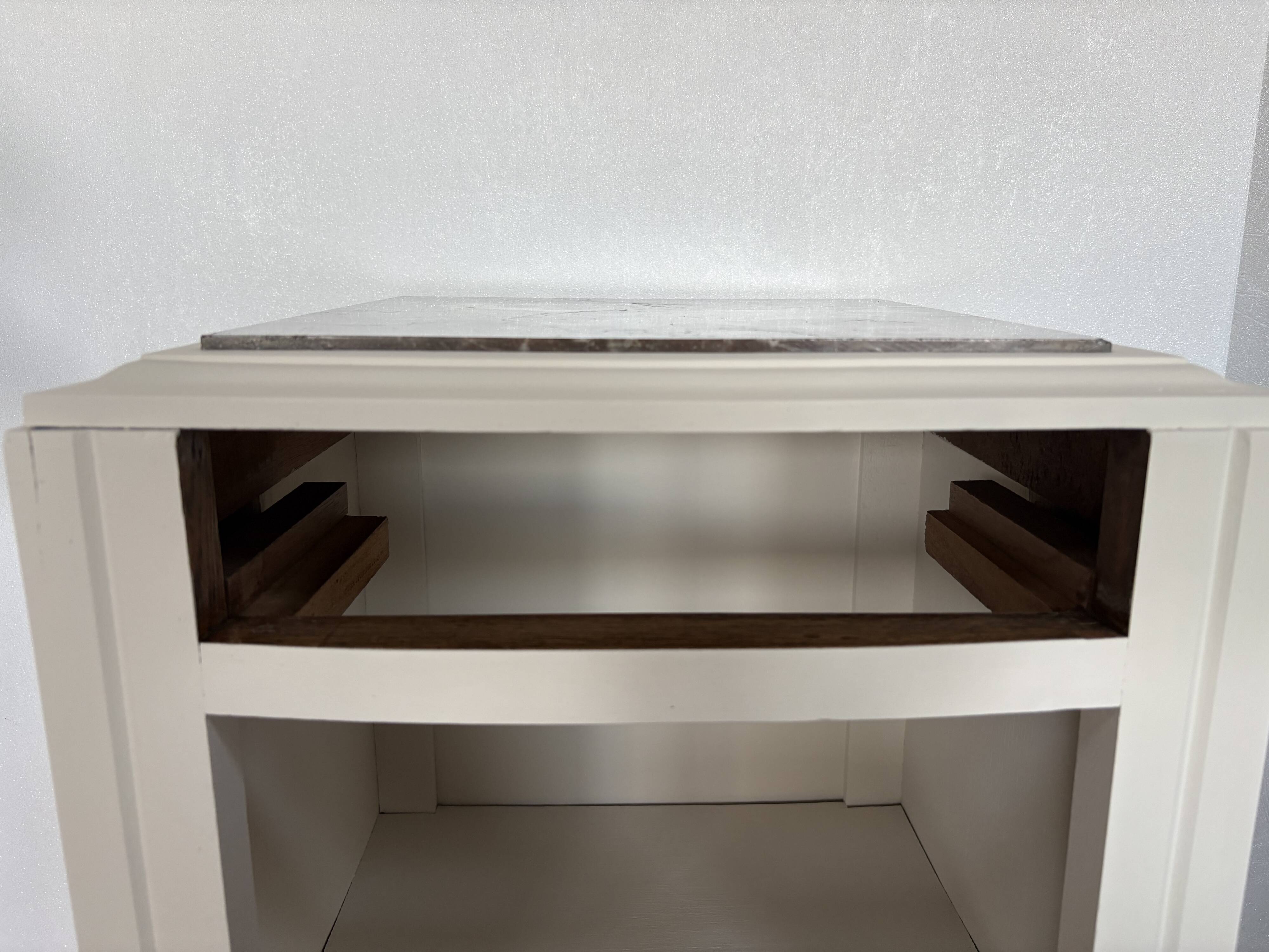Table de chevet, meuble d'appoint restauré