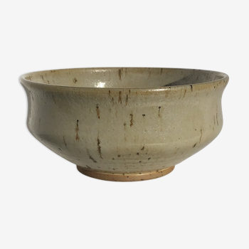 Salad bowl handcrafted speckled sandstone signed MB diameter 21,5cm