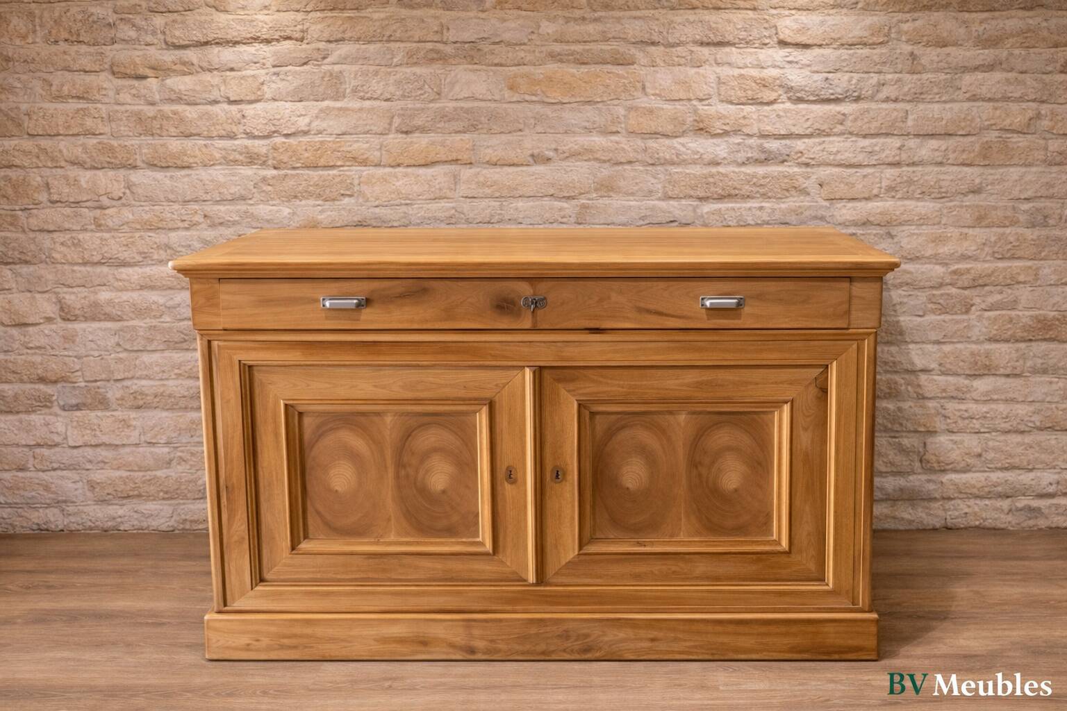 Solid wood sideboard – country house charm