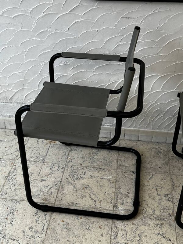 Duo de chaises design attribué à Matteo Grassi