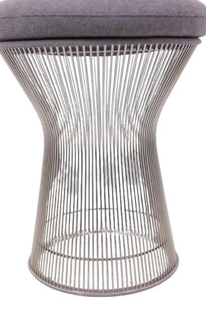 Warren Platner for Knoll. Round stool, metal base. Circa 1970