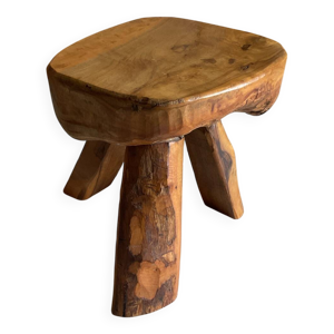 Tabouret tripode brutaliste - bois olivier