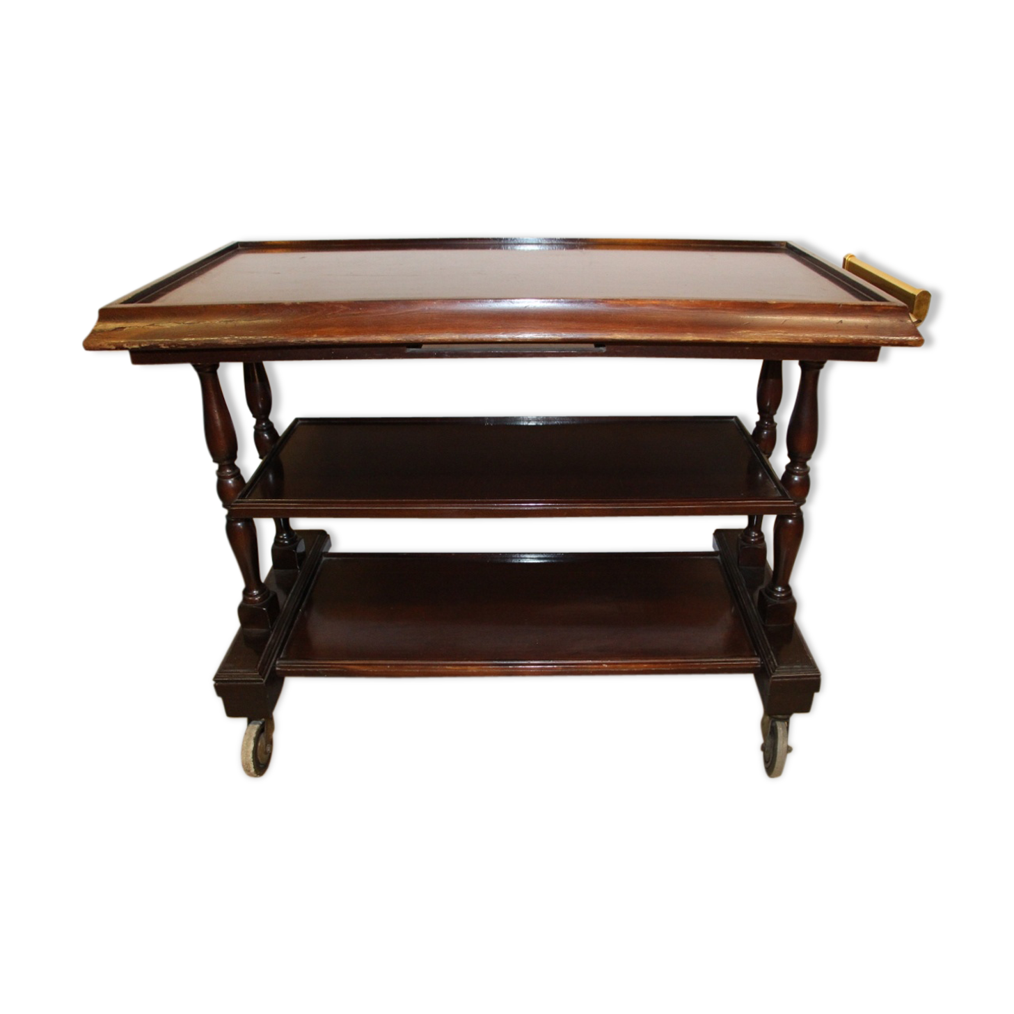 Serving table
