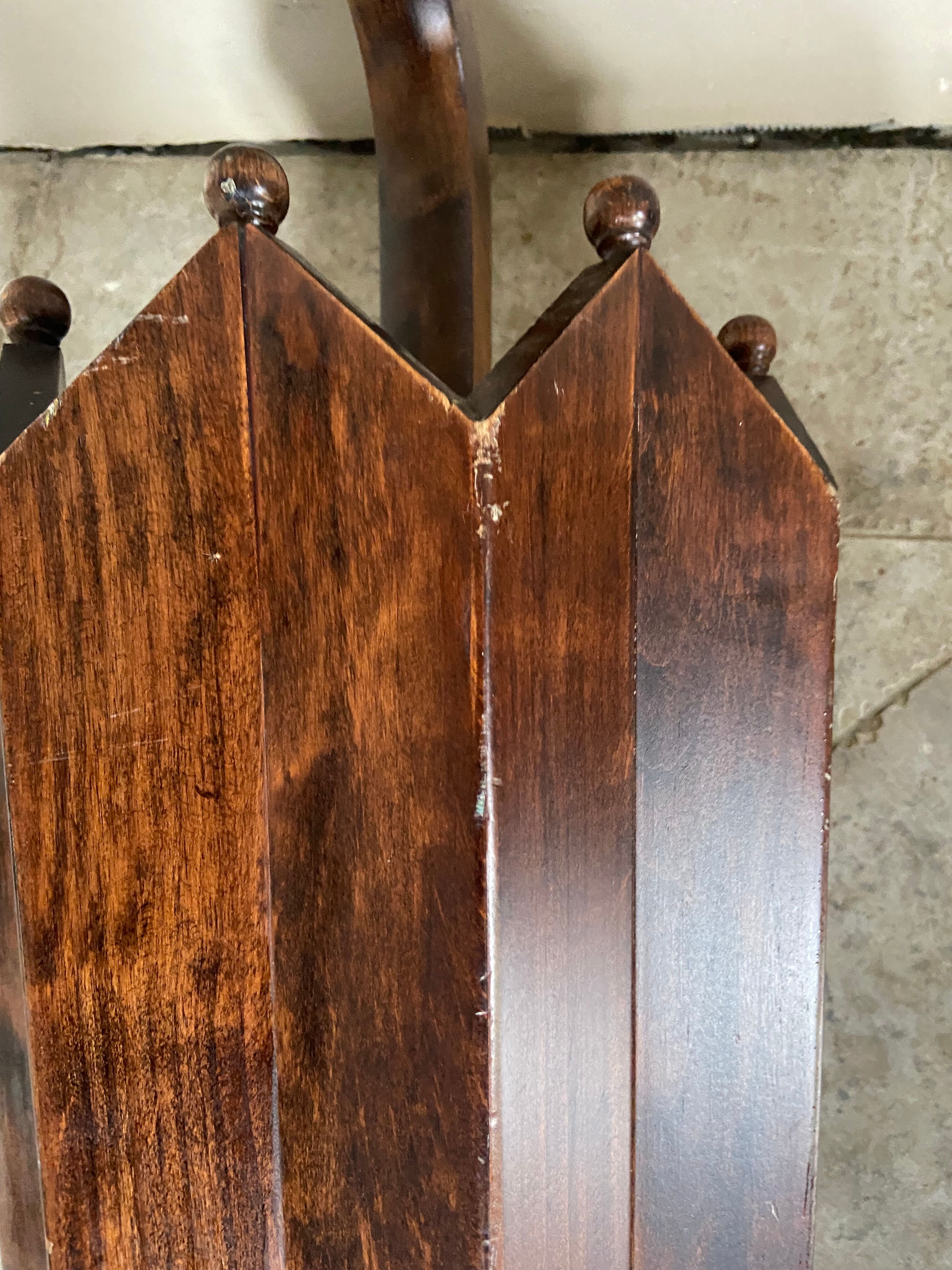 Wooden umbrella holder 30-40s umbrella design