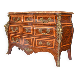 Commode de forme tombeau