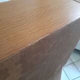 Wall display case in vintage oak veneer