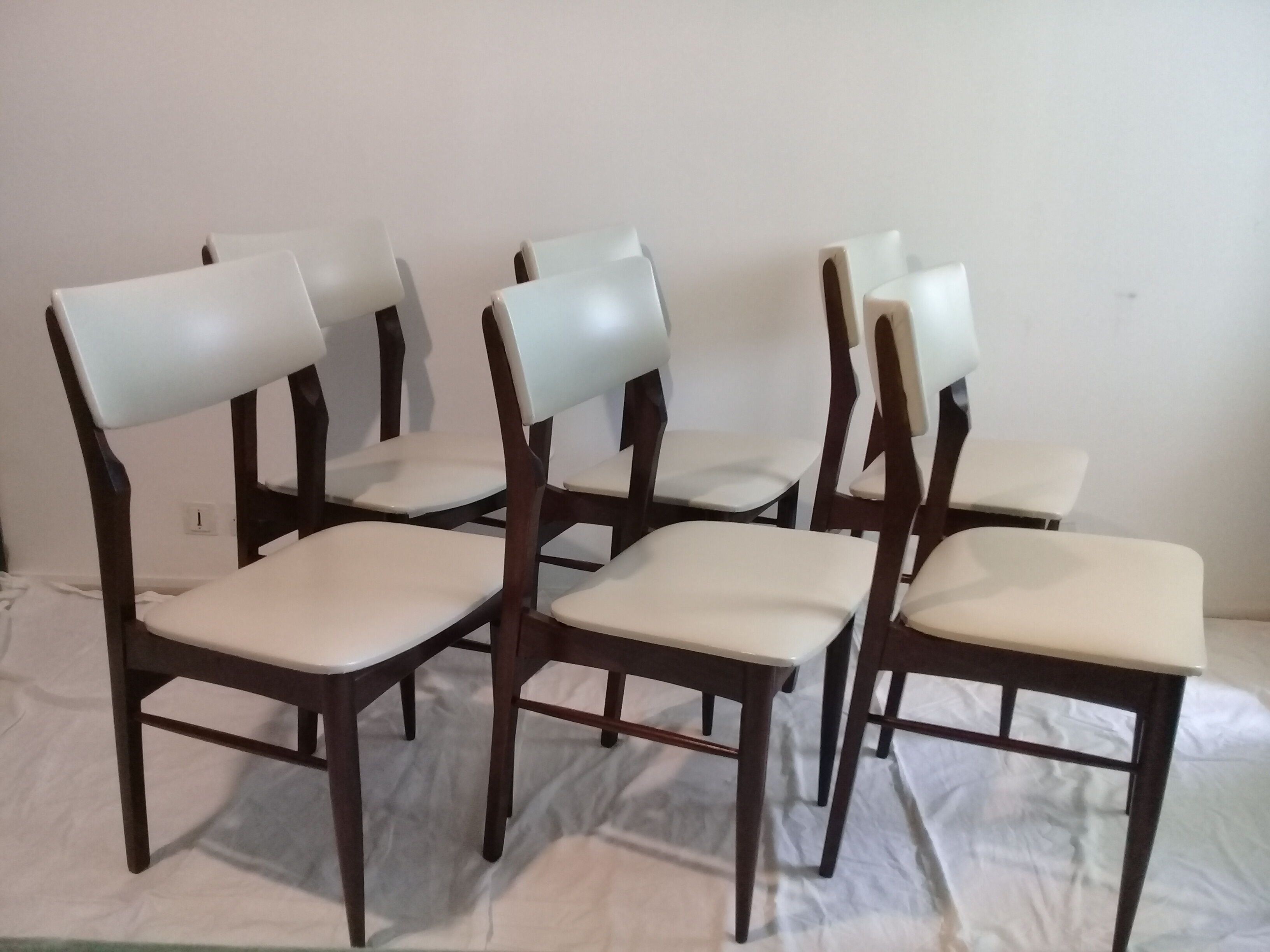 Suite of 6 scandinavian chairs