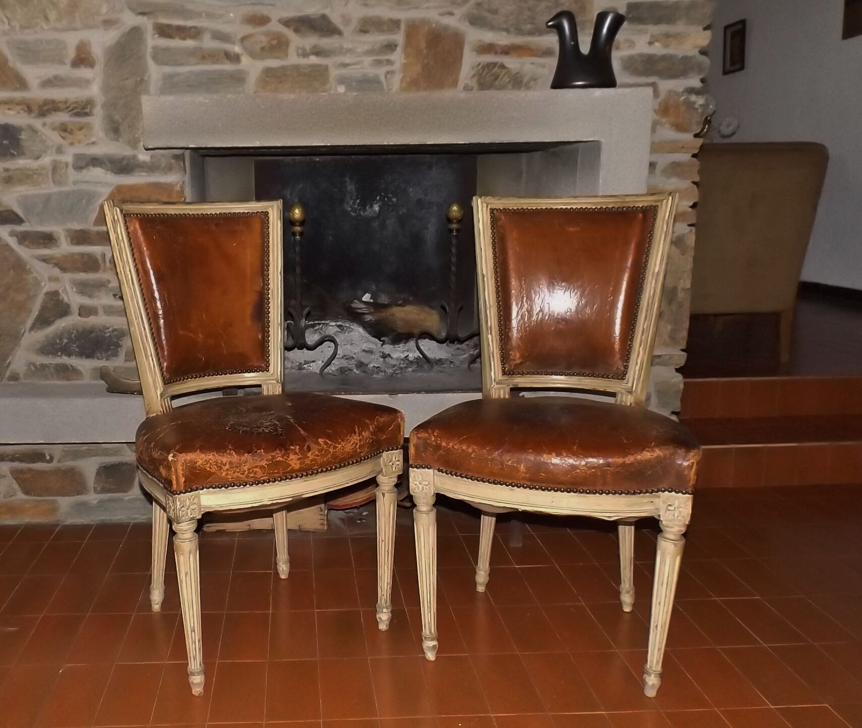 Pair of chairs carts Louis XVI garnish fine leather XIX