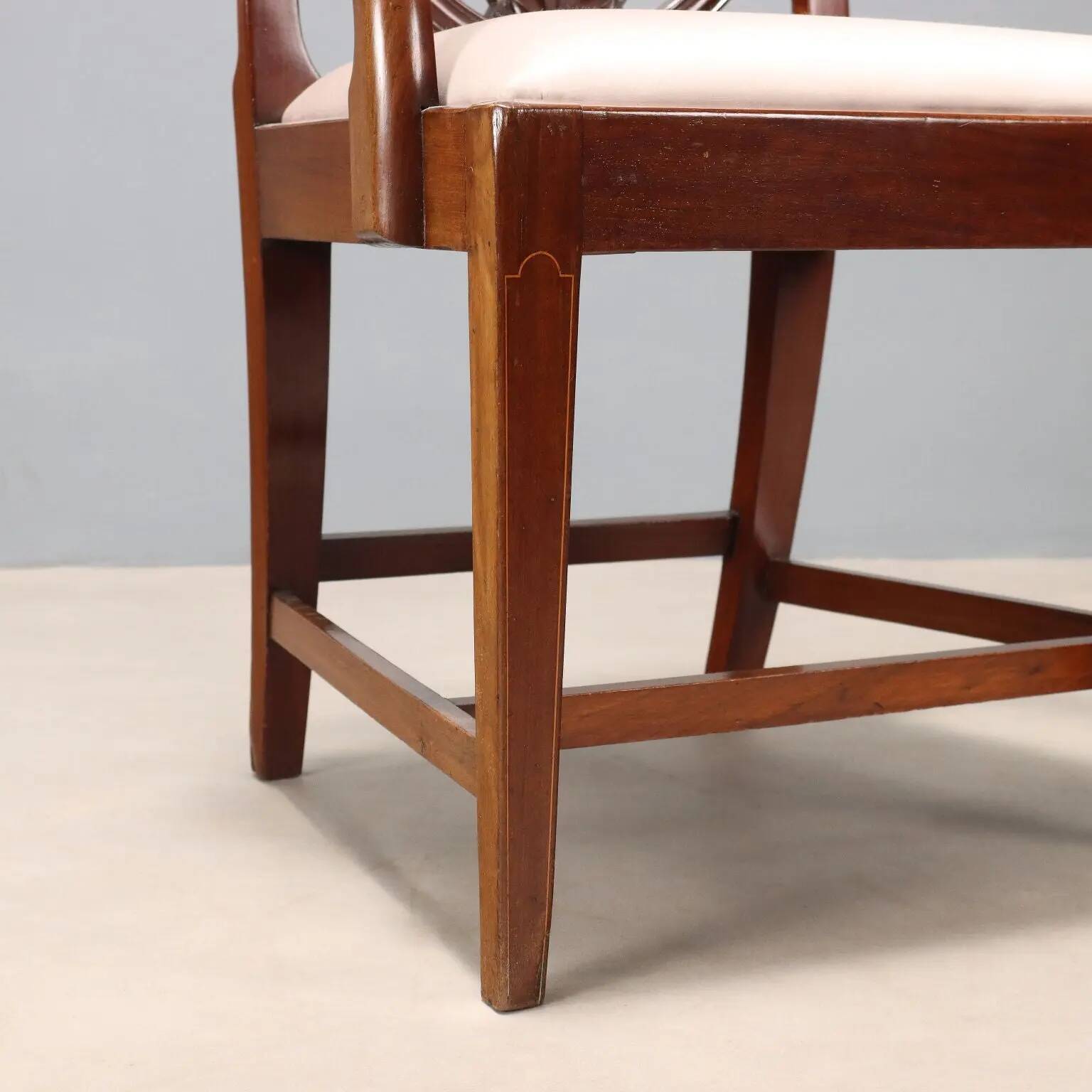 Fauteuil ancien style Regency en acajou et tissu, Angleterre, XIXe siècle