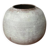 Minimalist vase from a German workshop from the mid-century by Lu and Gerd Grove, 1961.