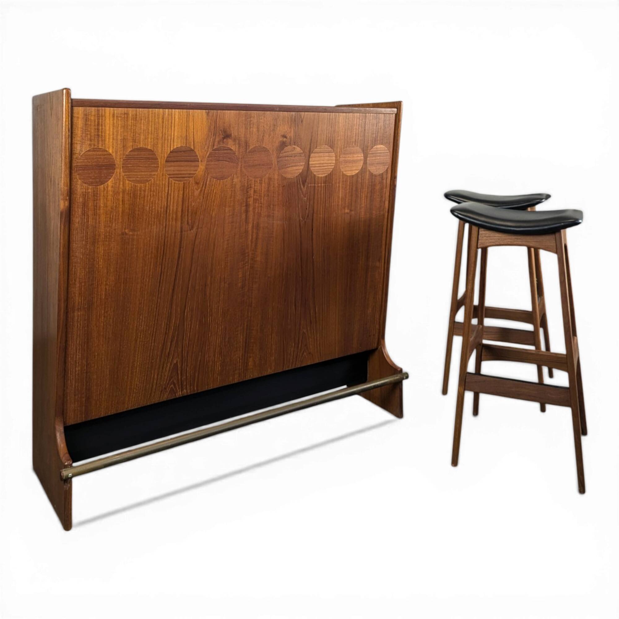 Model bar SK 661 in rosewood by Johannes Andersen for Skanning & Son.