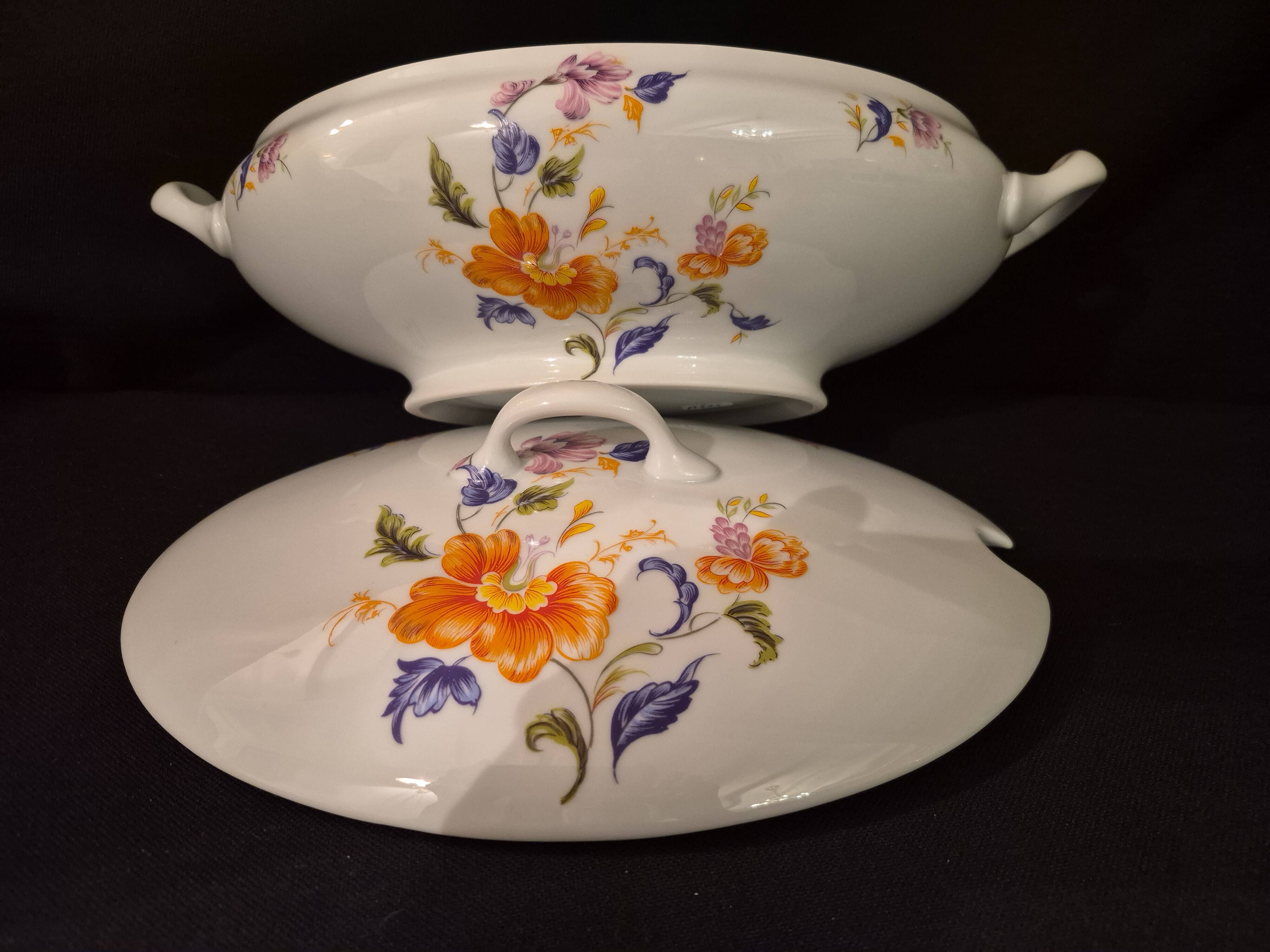 Oval soup tureen in Limoges porcelain, Salmon and Co (A525)