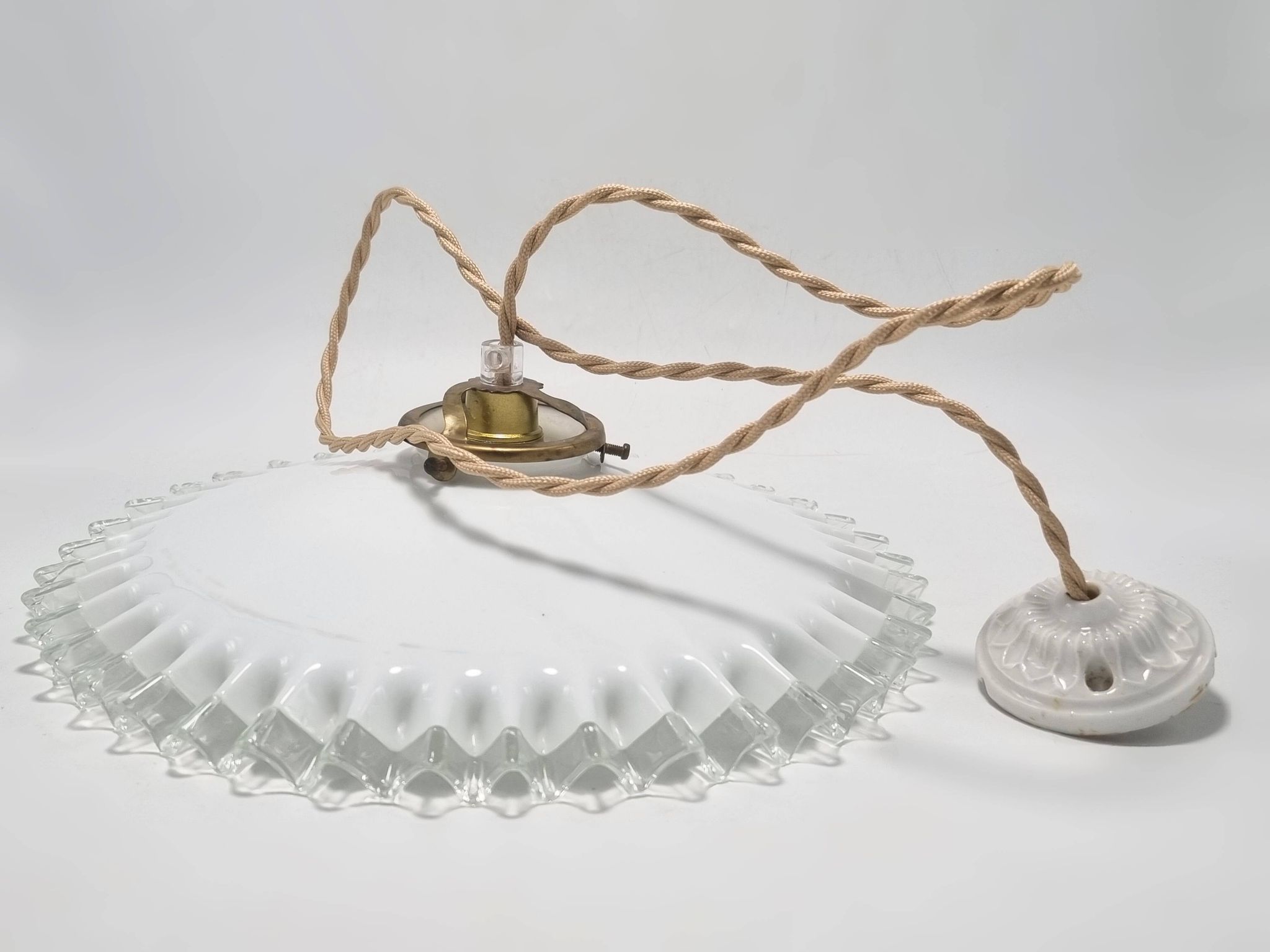 Suspension en opaline