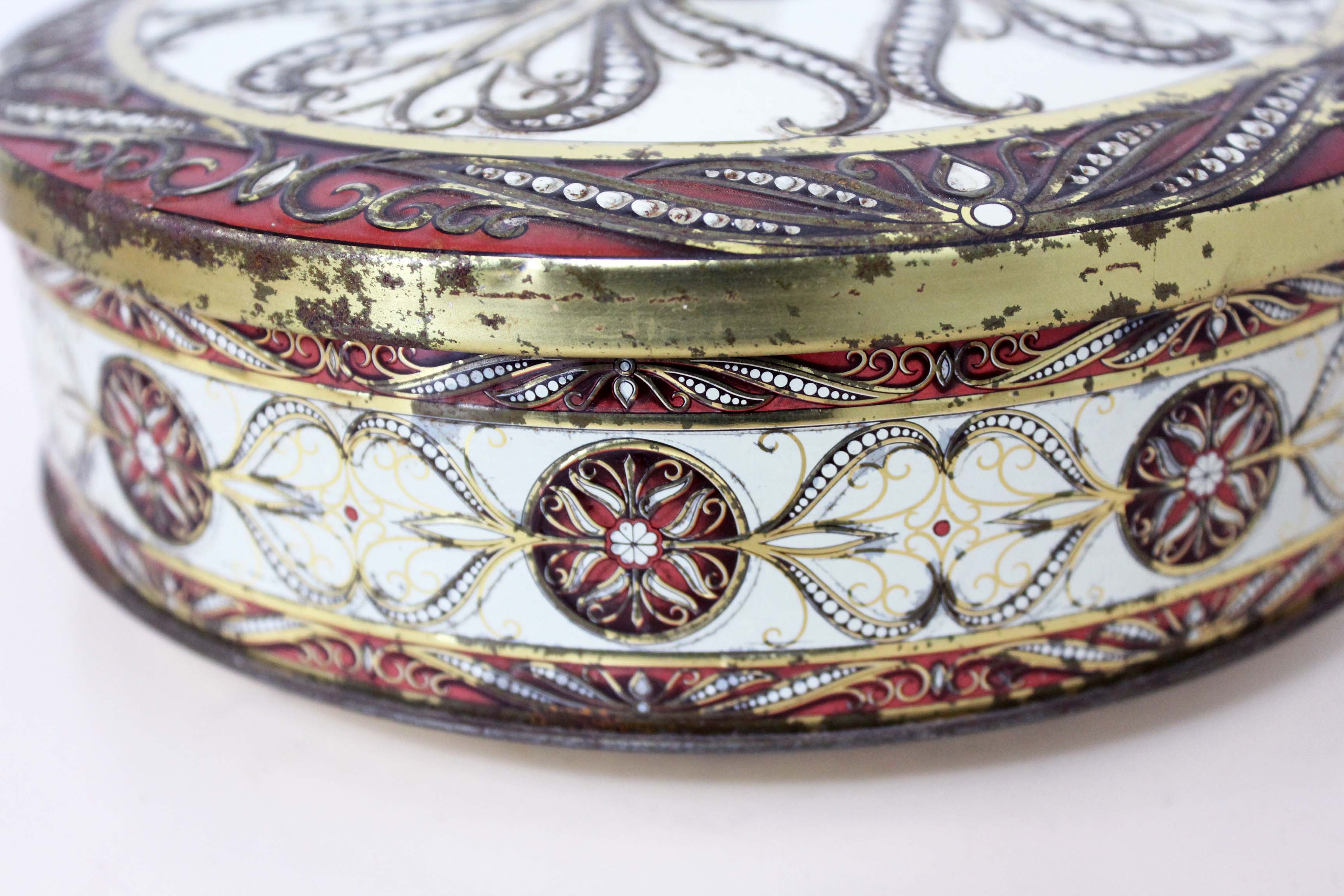 Old delacre box, art nouveau