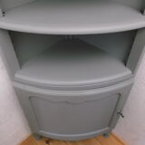 Corner cabinet