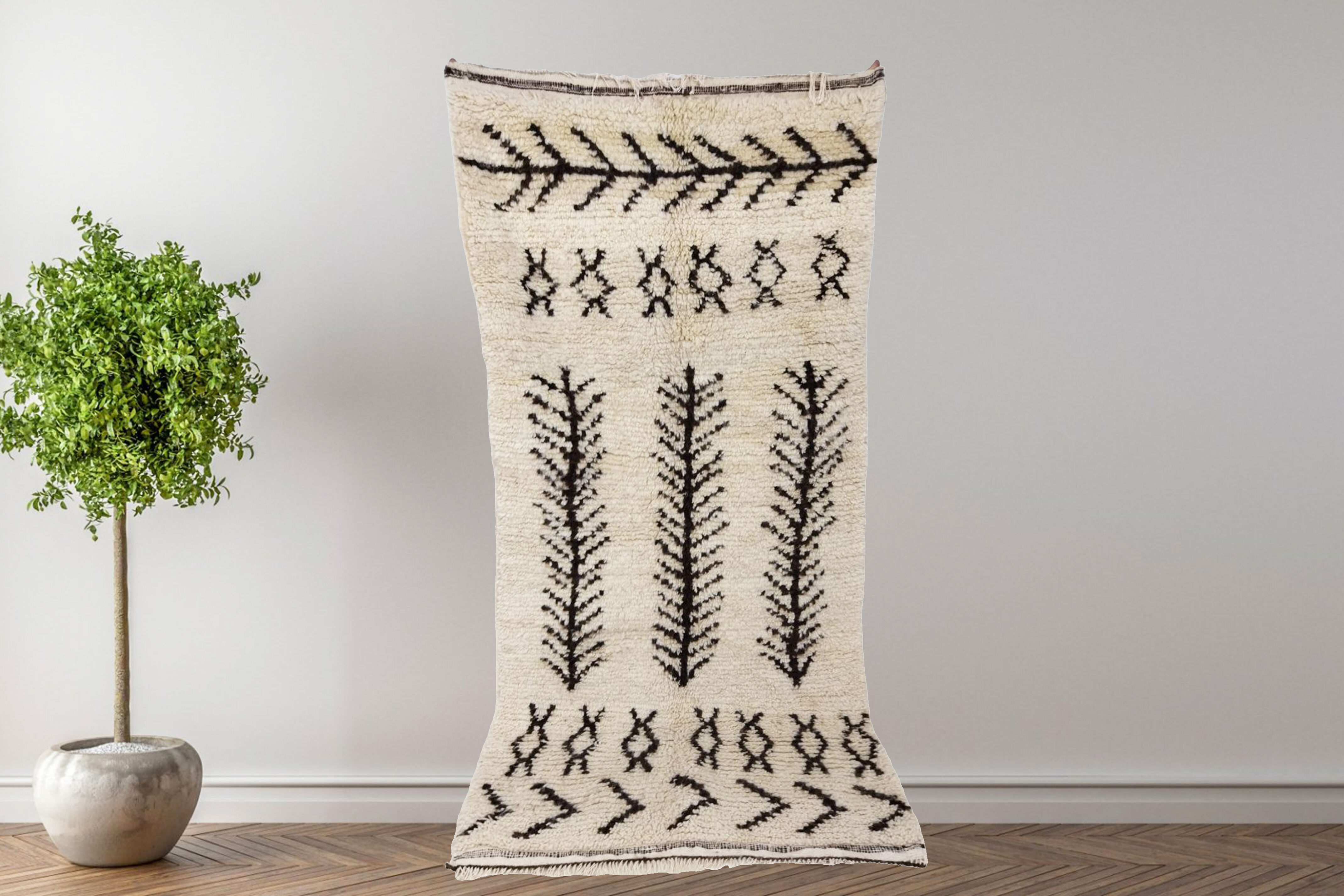 Handmade moroccan berber carpet 203 x 94 cm