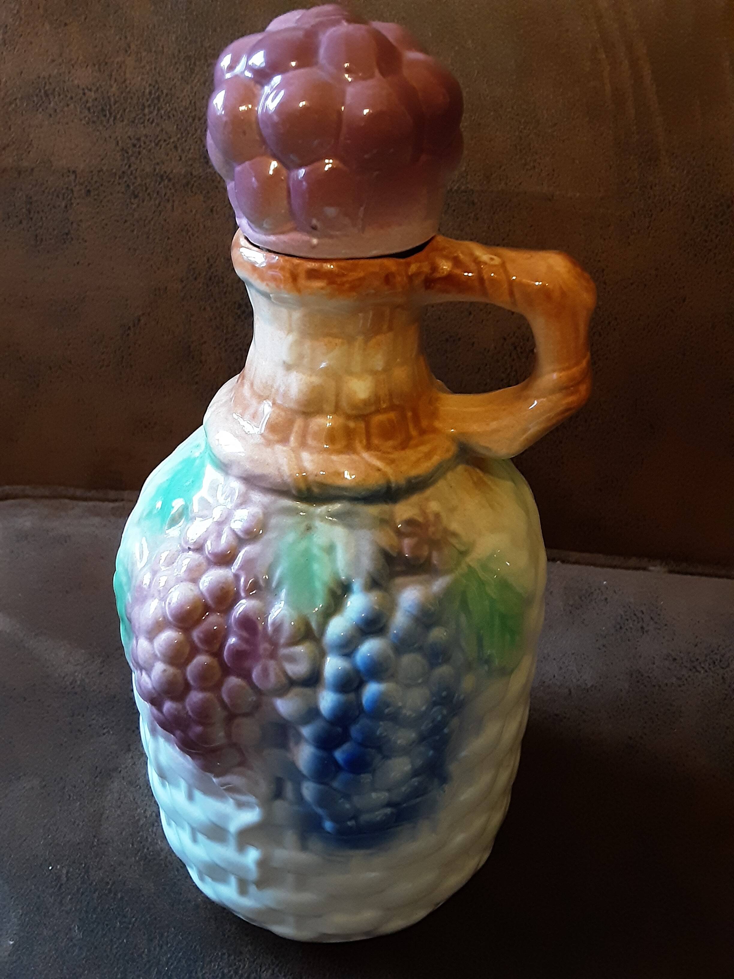 Bottle and its 4 slip cups