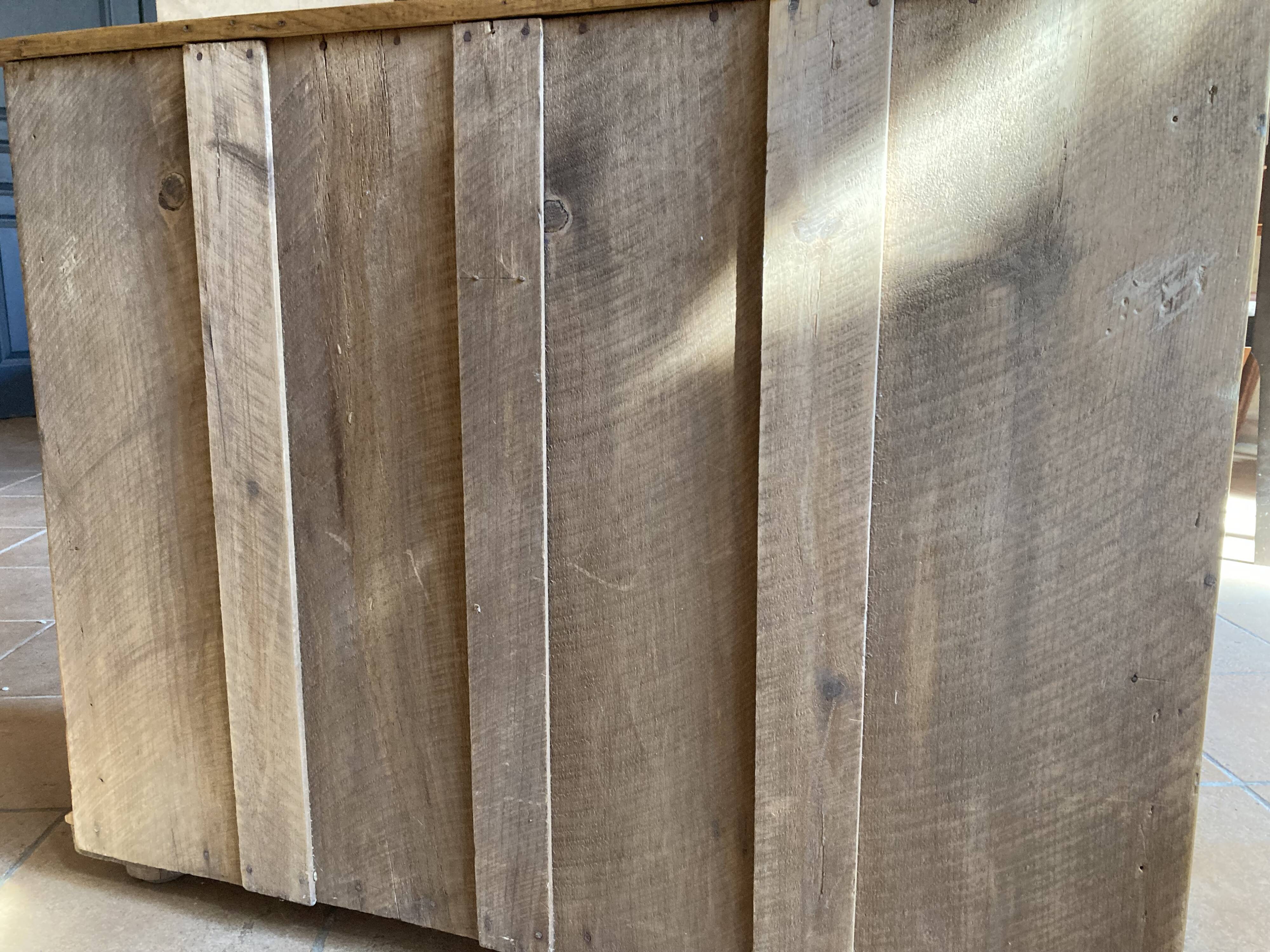 Old 4-drawer chest of drawers in solid pine