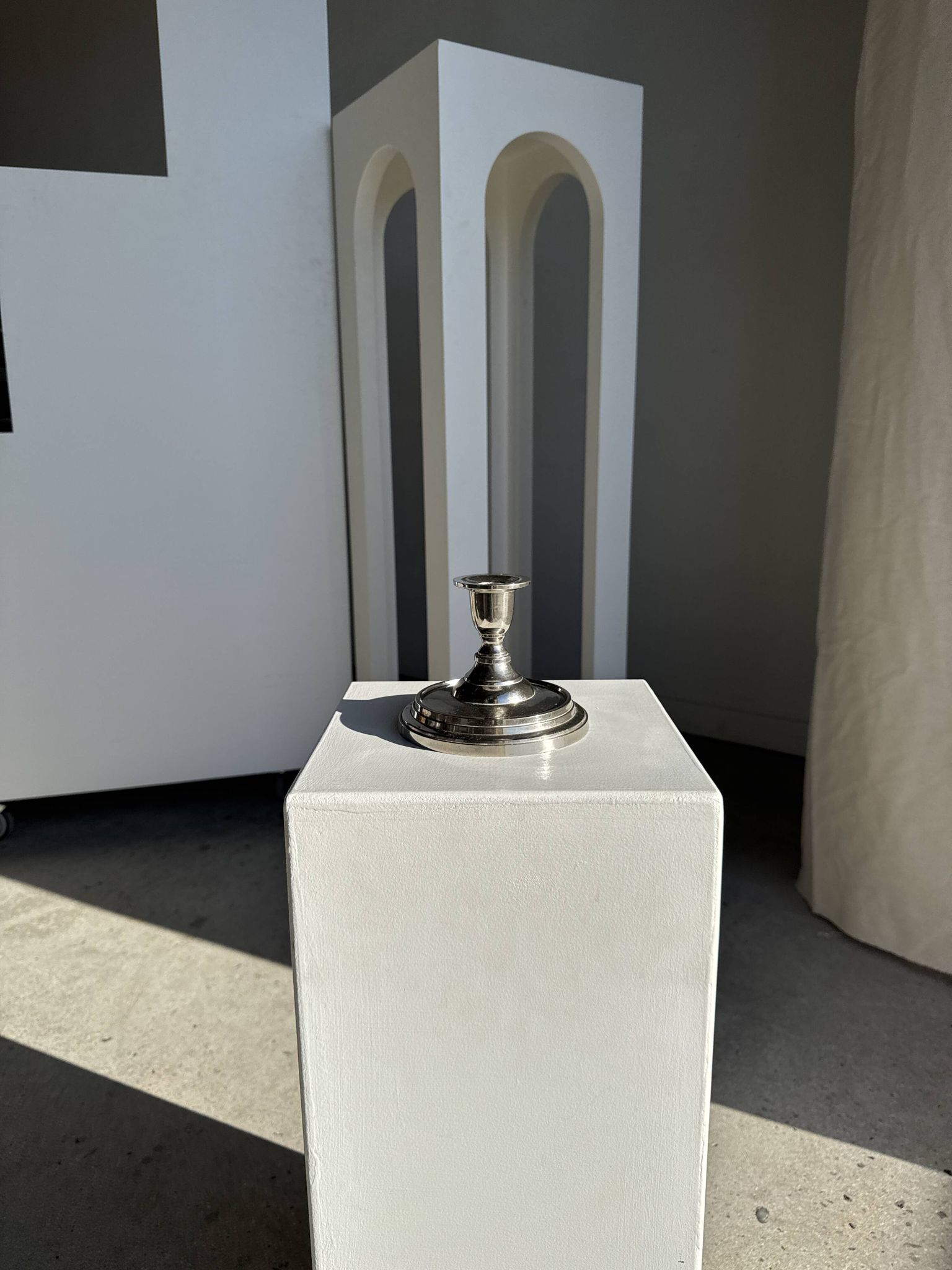 Small shiny silver-plated candlestick H11 D13