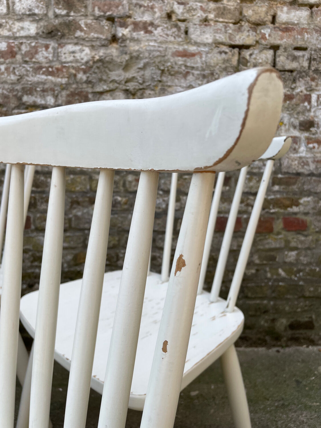 Series of 4 vintage solid wood chairs Scandinavian style