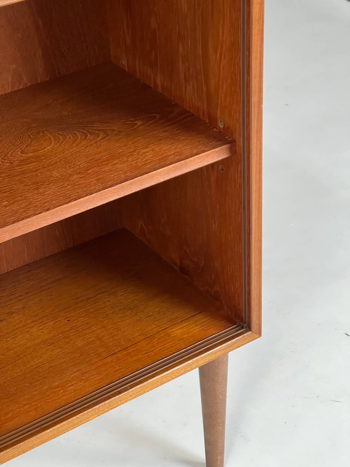 Bibliothèque, buffet vitré en teck, années 60