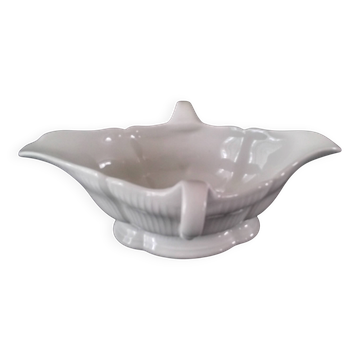 White porcelain sauce boat Pillivuyt