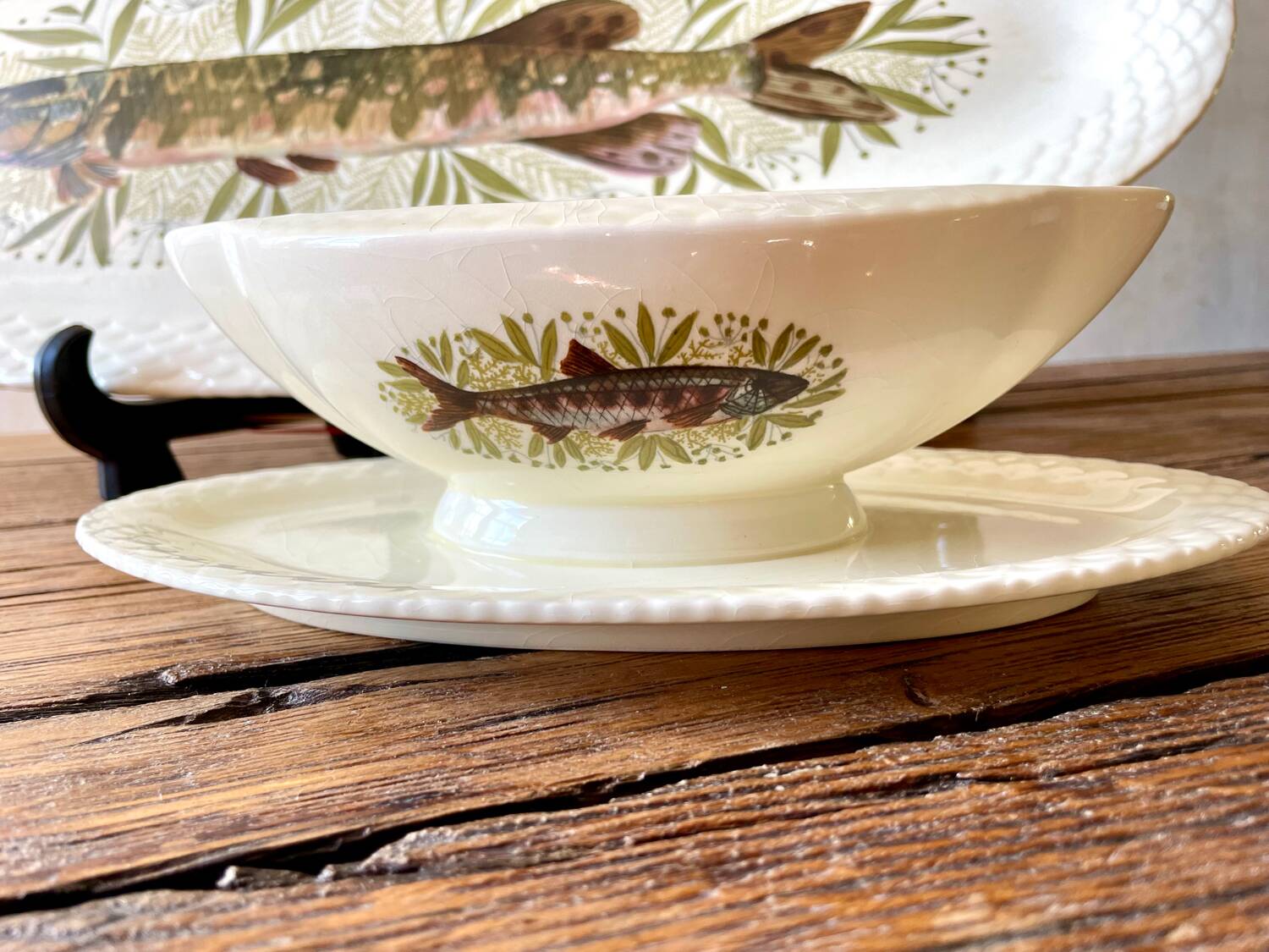 Large fish platter with its sauce boat, annecy model, vintage gien.