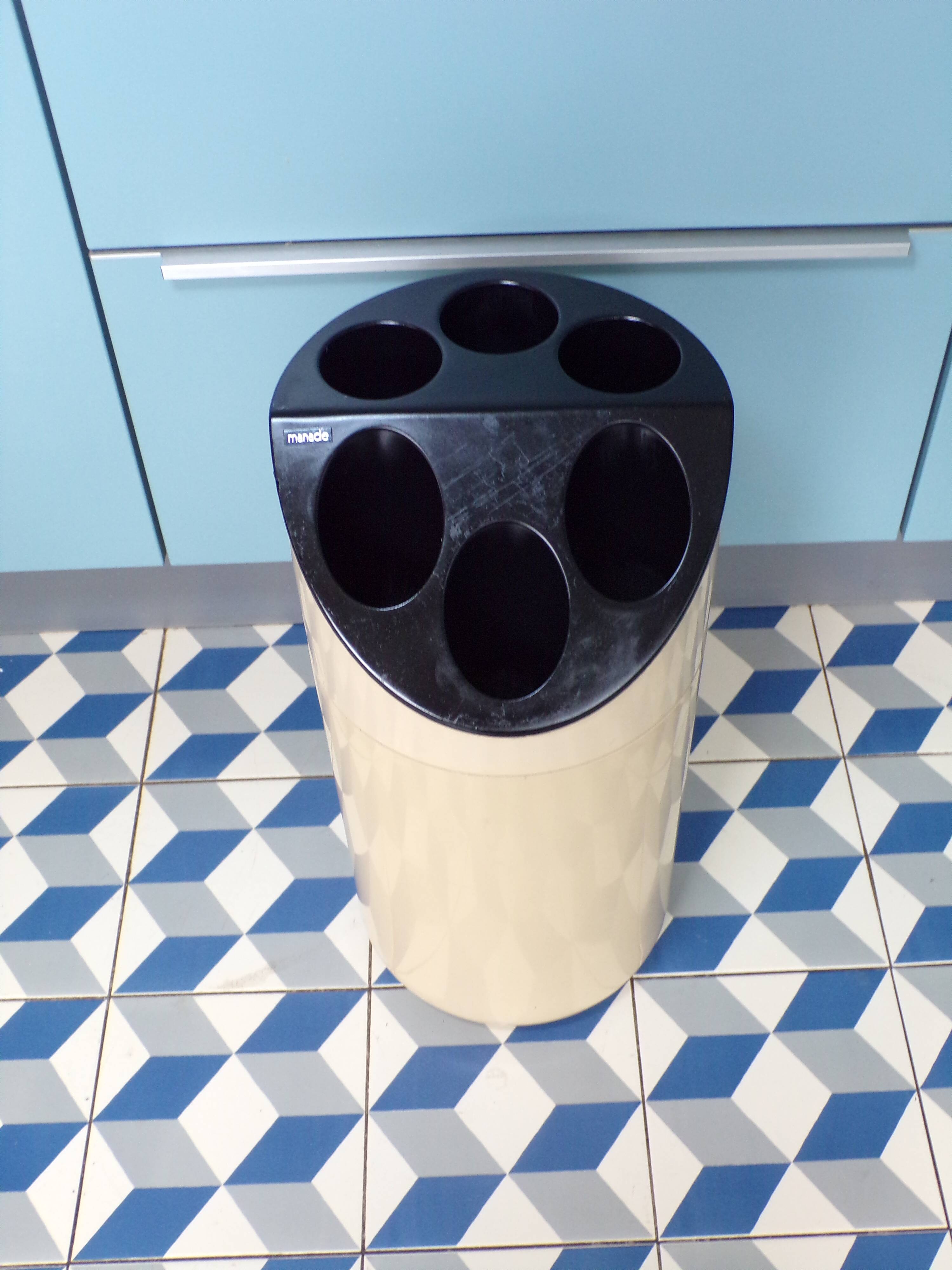 Samp umbrella stand Manade collection by Jean-René Talopp beige