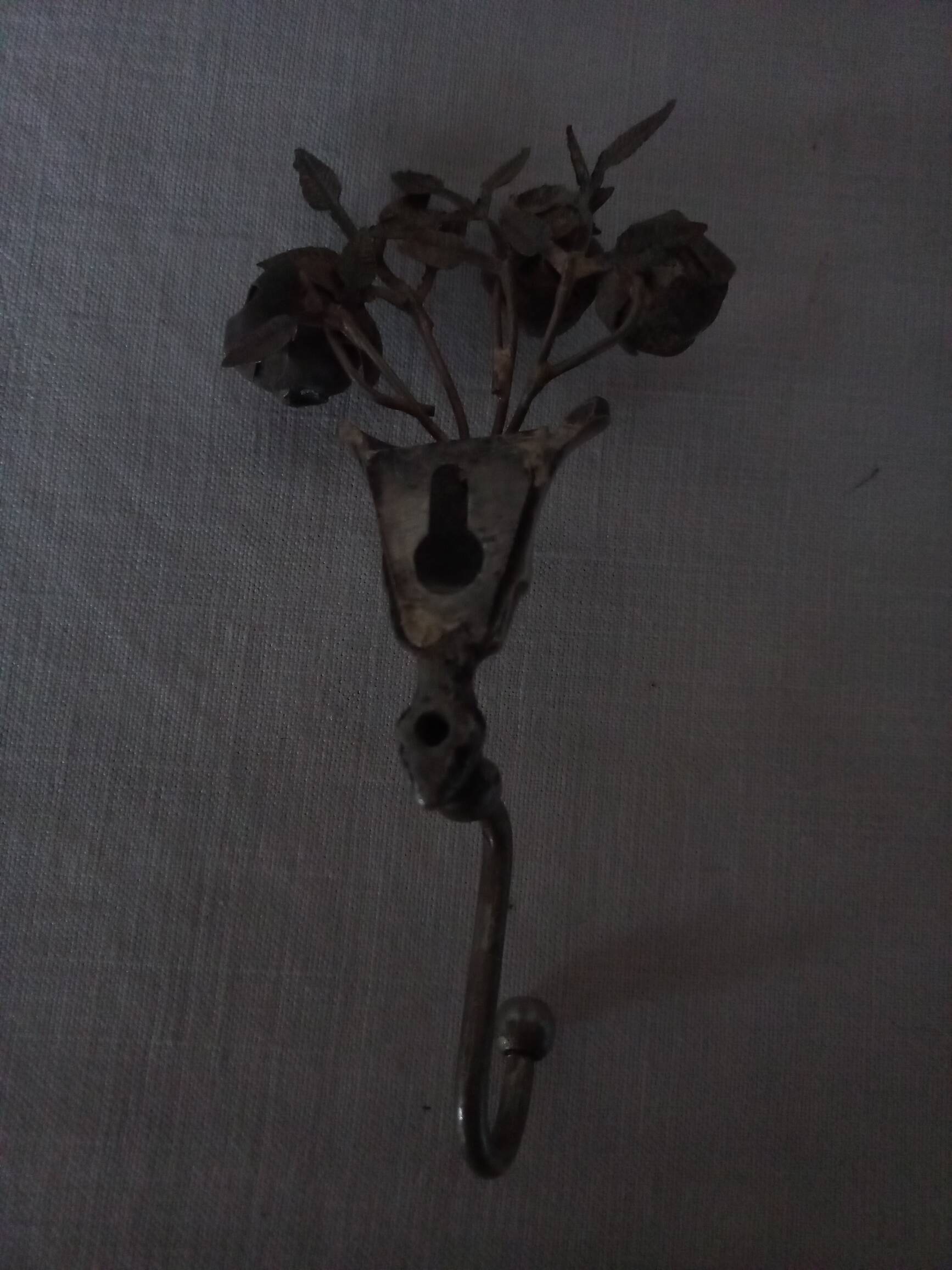 Old metal hook "old roses"