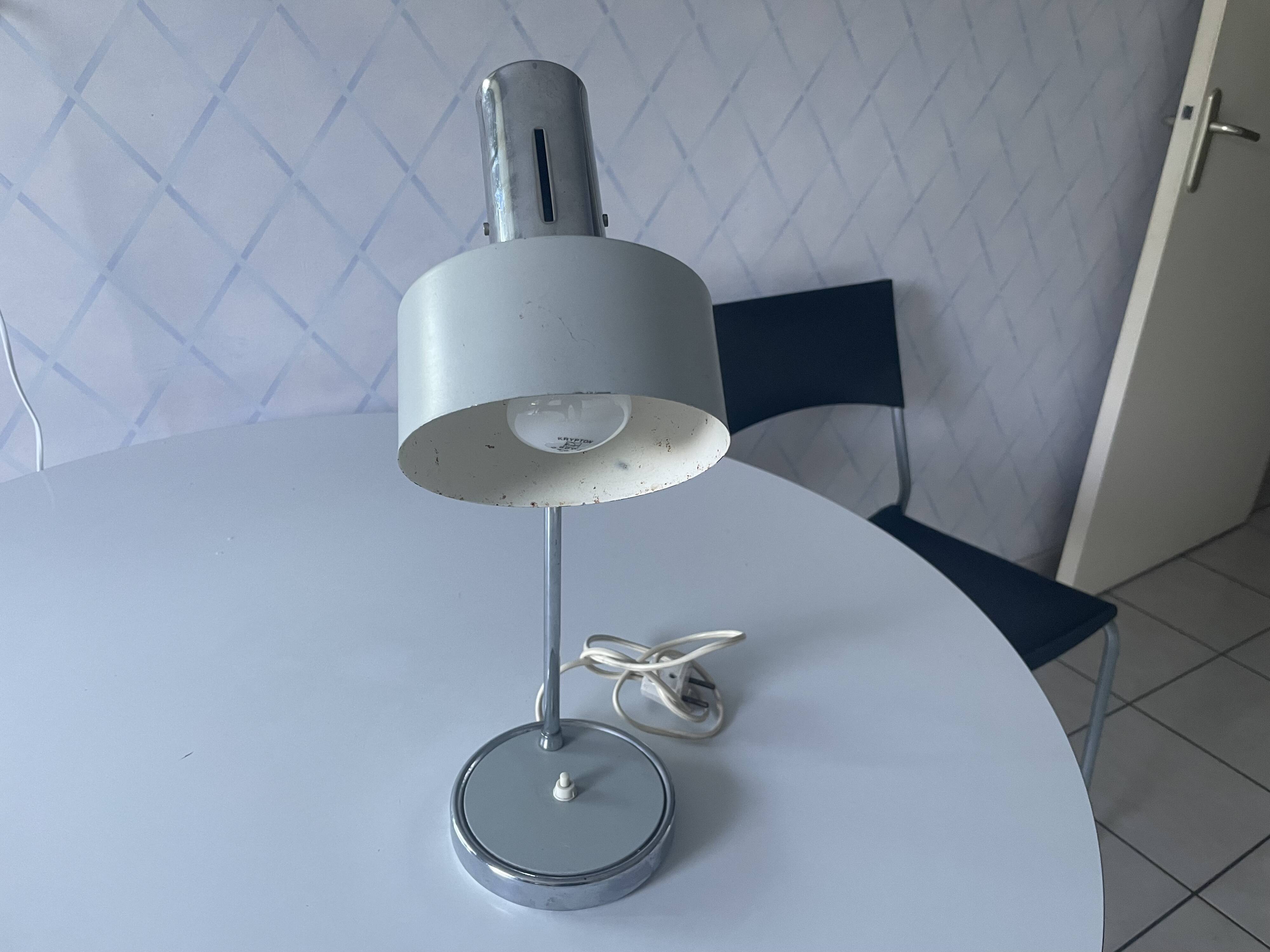 Workshop lamp