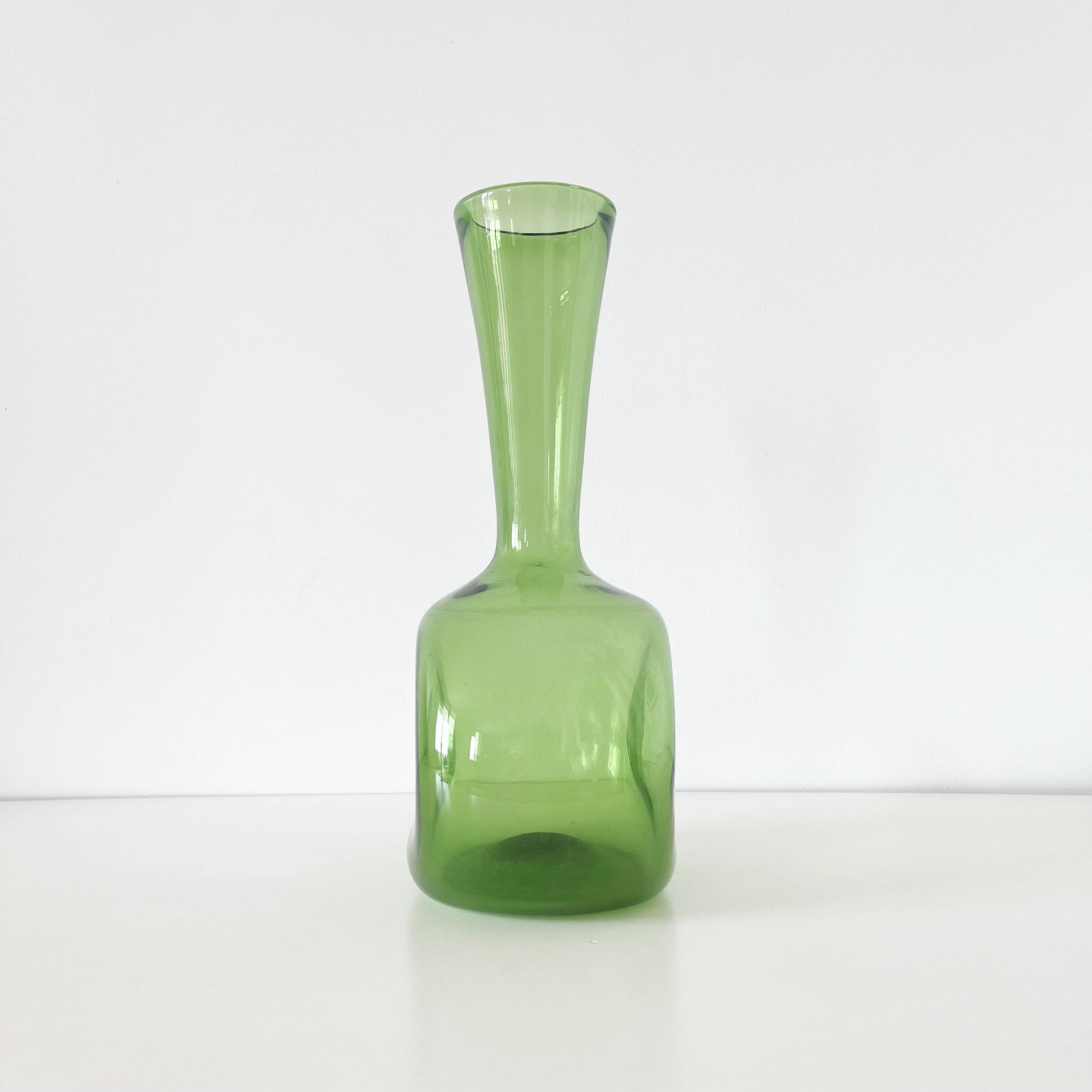 Italian green blown glass vase Empoli 1950